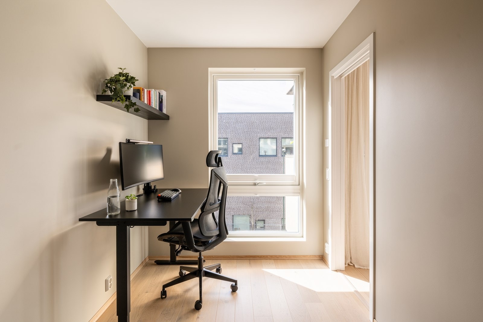 Soverom 3 er også av god størrelse og passer fint som gjesterom, kontor eller barnerom. Galleribilde