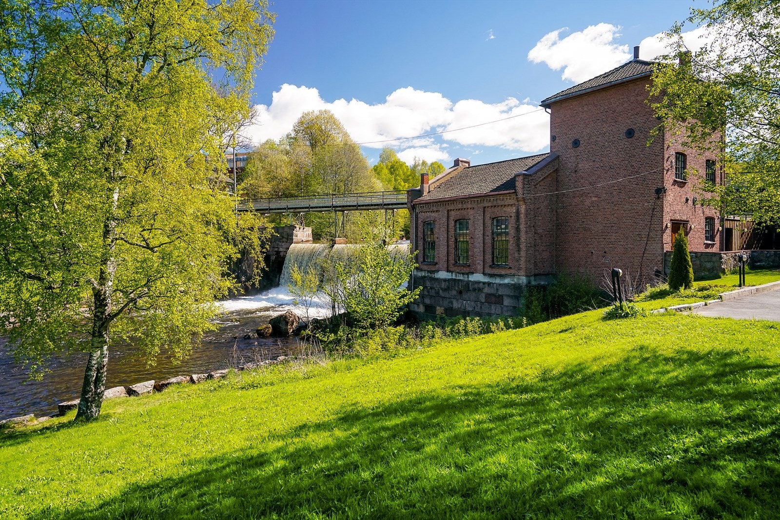 Flotte turveier langs Akerselva Galleribilde