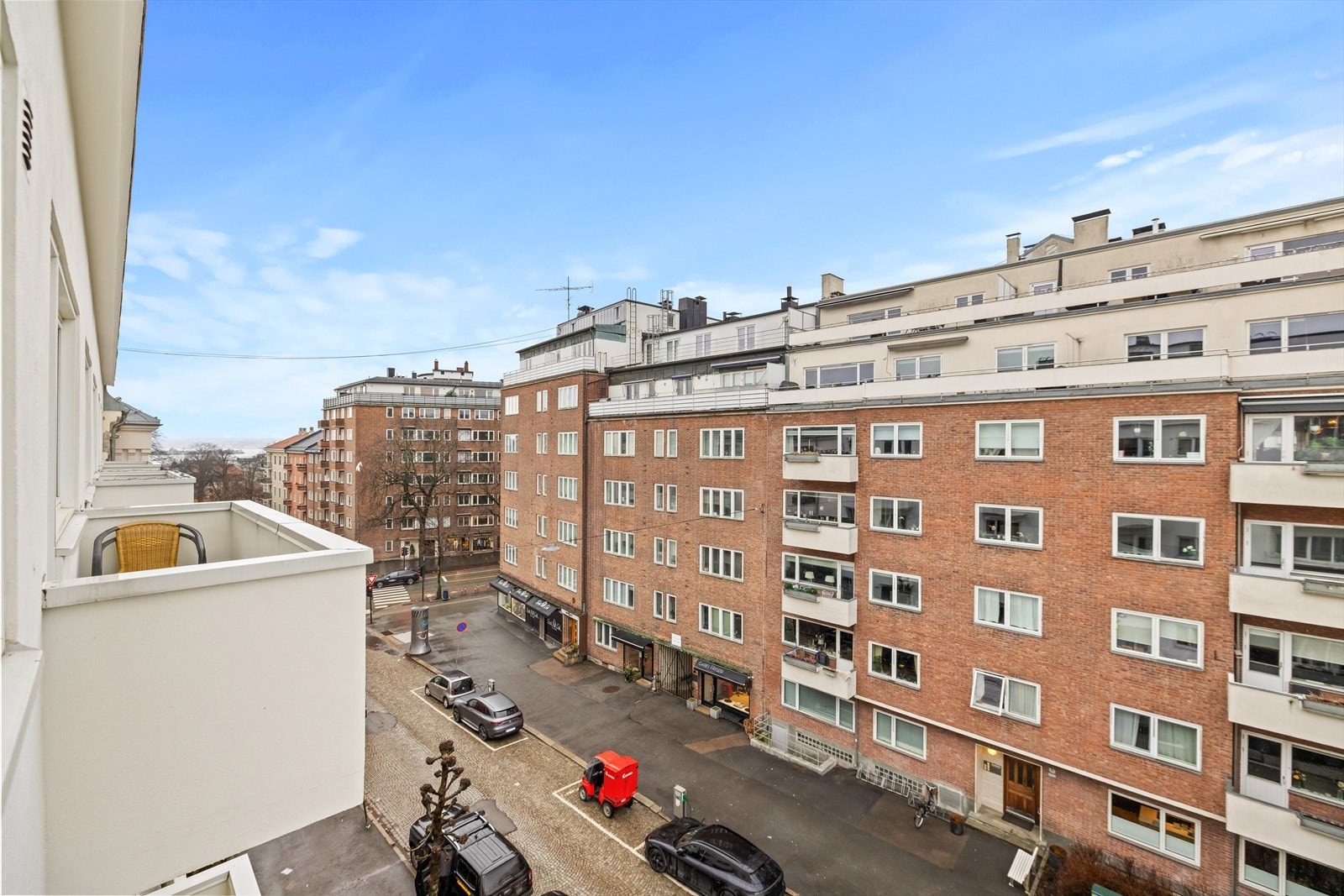 Leiligheten har en skjermet beliggenhet i et veletablert område på attraktive Frogner. Galleribilde