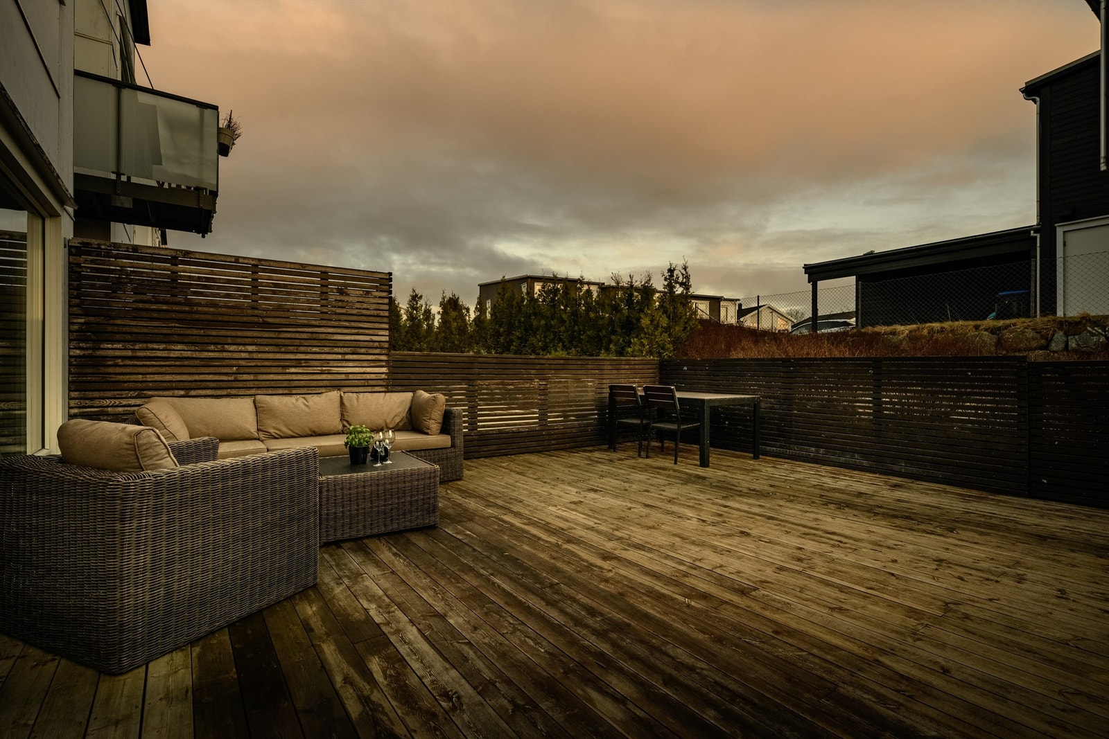 Herlige uteplasser med gode solforhold. Galleribilde