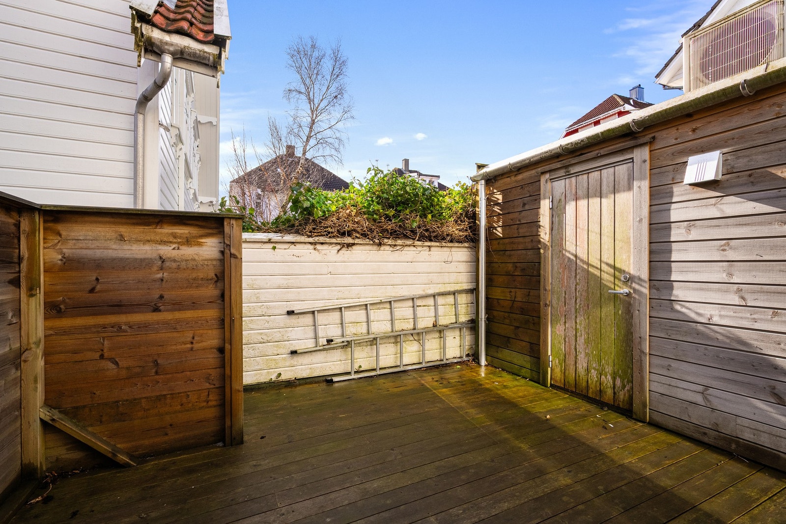Terrasse med bod Galleribilde
