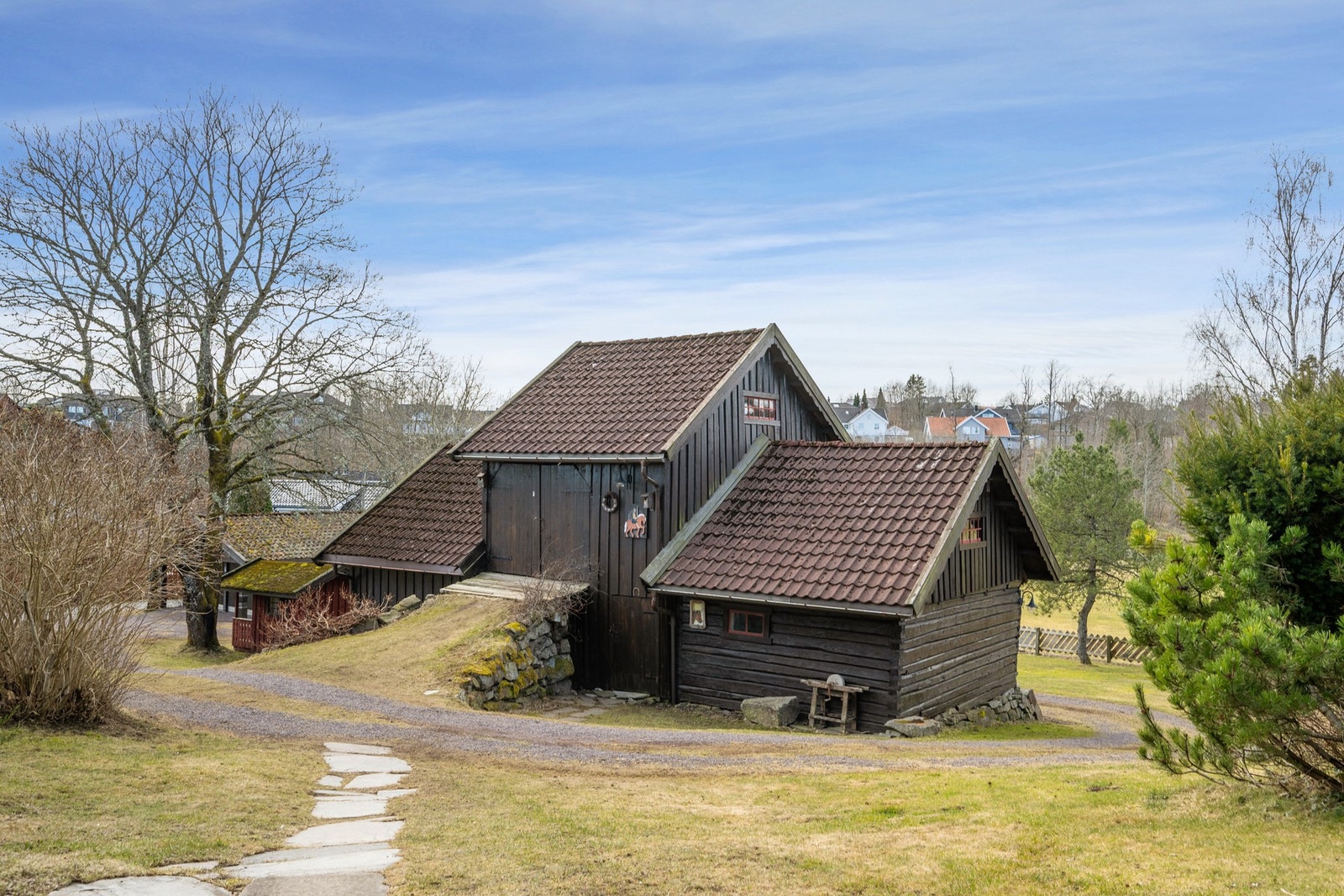 Klassisk eldre låvebygning fra 1800-tallet Galleribilde