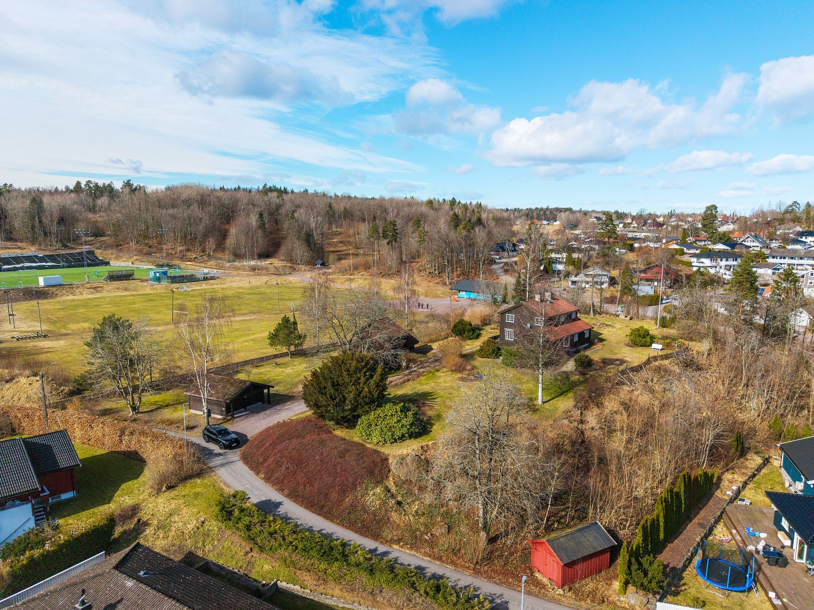 Idyllisk beliggenhet og sol fra morgen til kveld Galleribilde