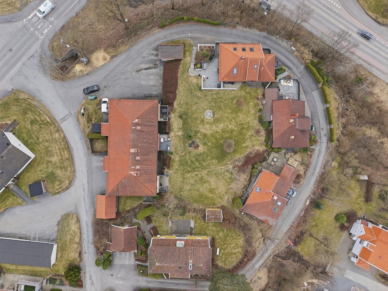 Grøntområde i midten er felleseid med naboen rundt. Galleribilde