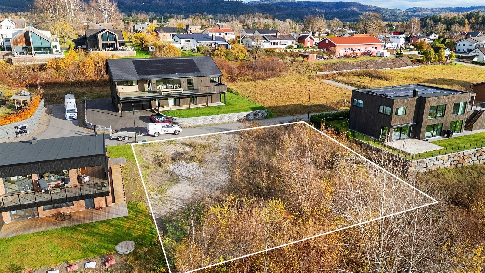Flott tomt i første rekke og på pynten med gode sol- og utsiktsforhold Galleribilde
