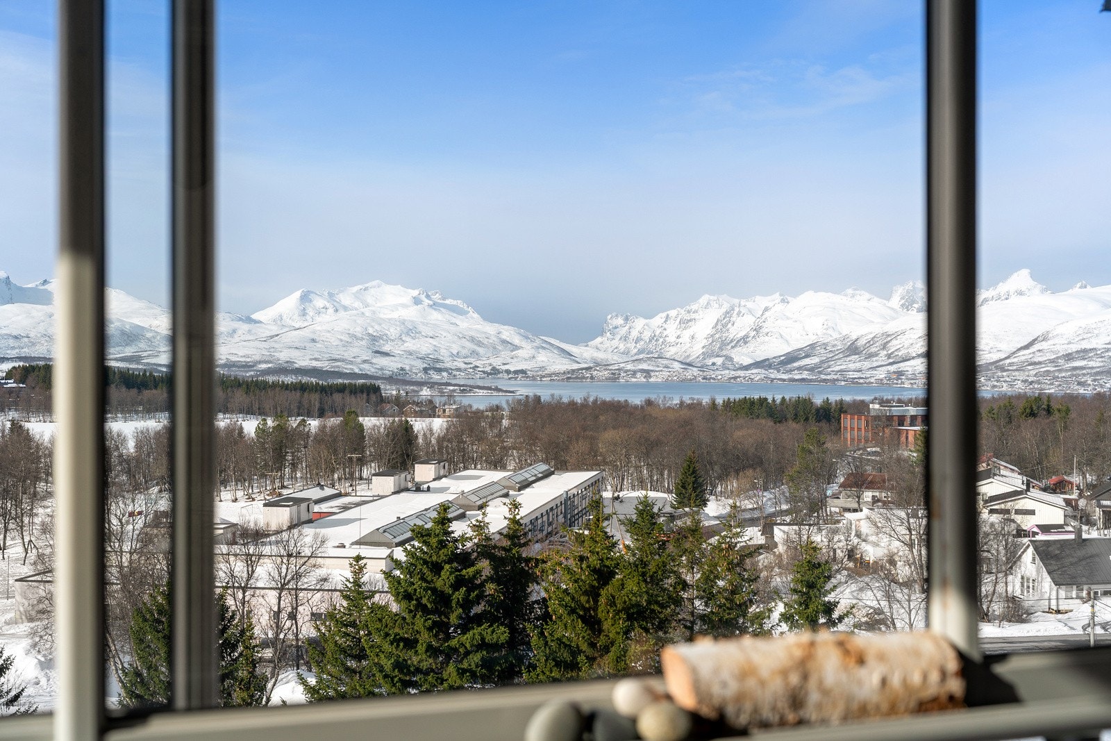 Velkommen til Prestvannvegen 3 - Presentert av Sne Eiendomsmegling ved Stina Stormo.
