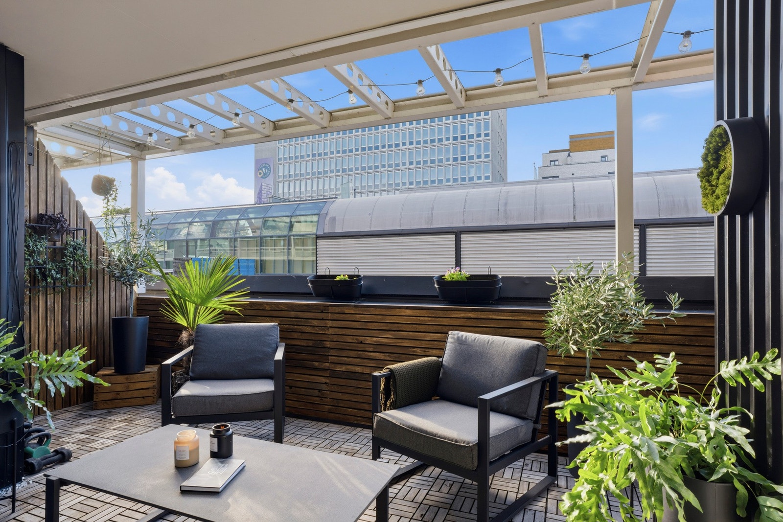 - Meget hyggelig terrasse på 15 kvm - Galleribilde
