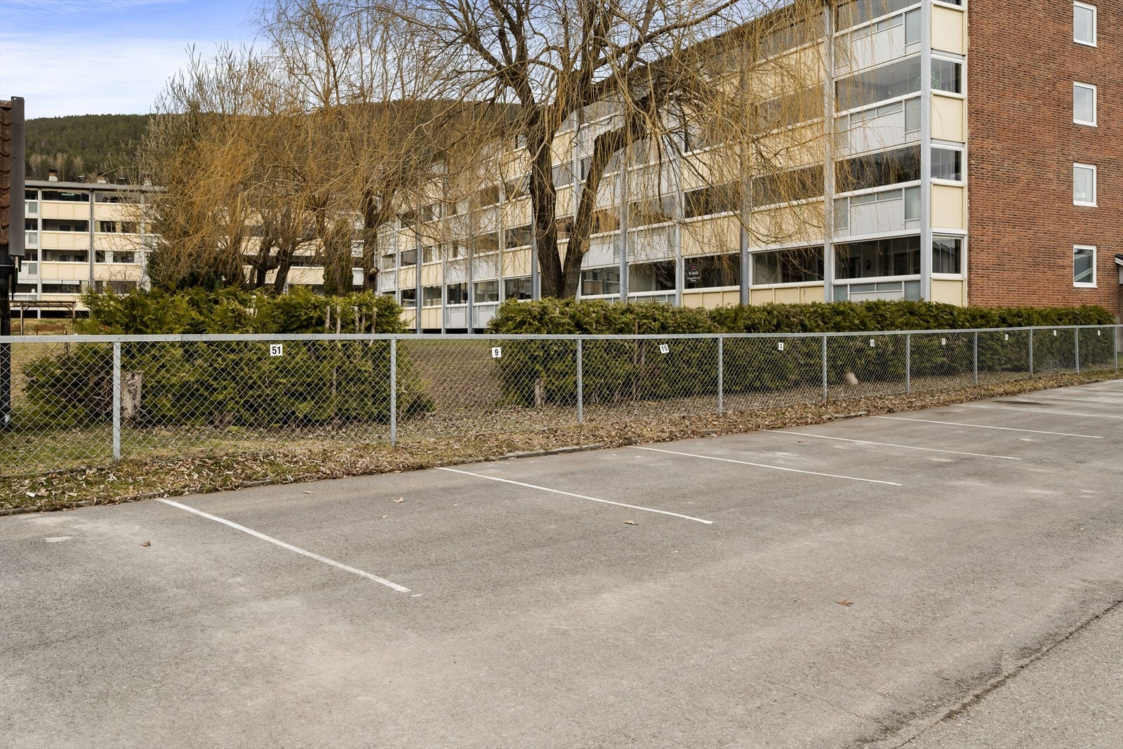 Leiligheten disponerer egen parkeringsplass (nr. 49) Galleribilde
