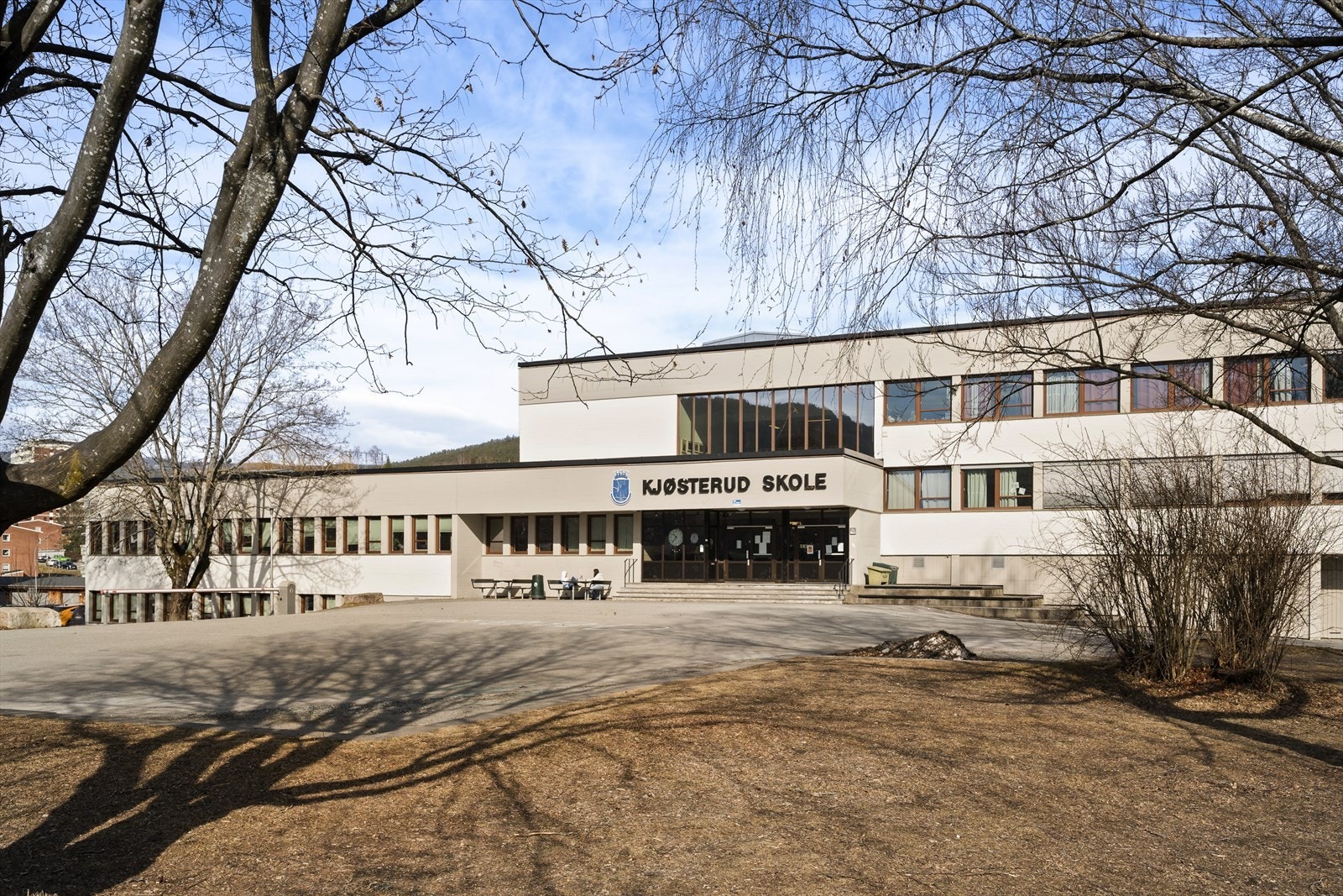 Leiligheten har en umiddelbar nærhet til Kjøsterud ungomskole! Galleribilde