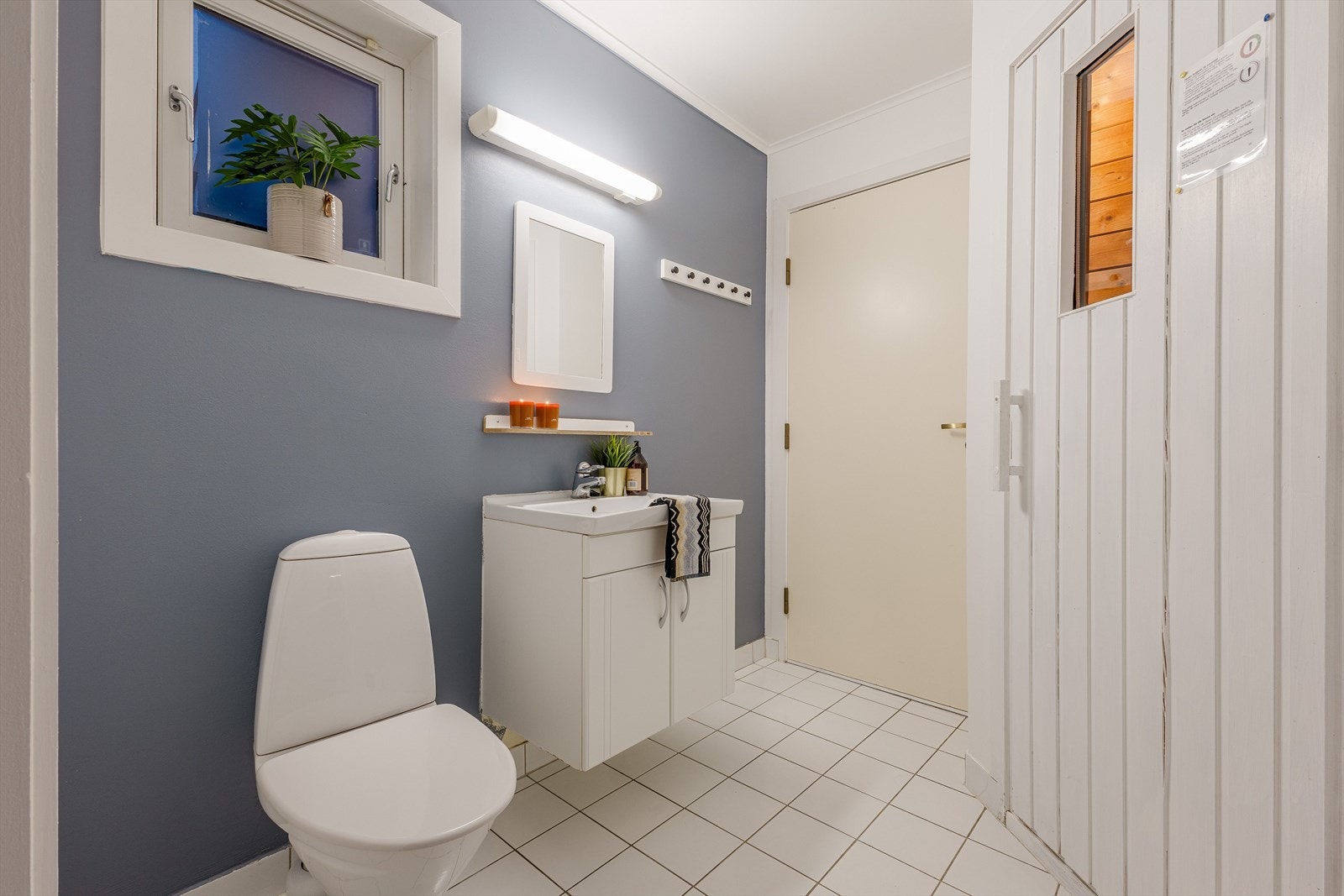 Fra badet er det adkomst til badstu Galleribilde