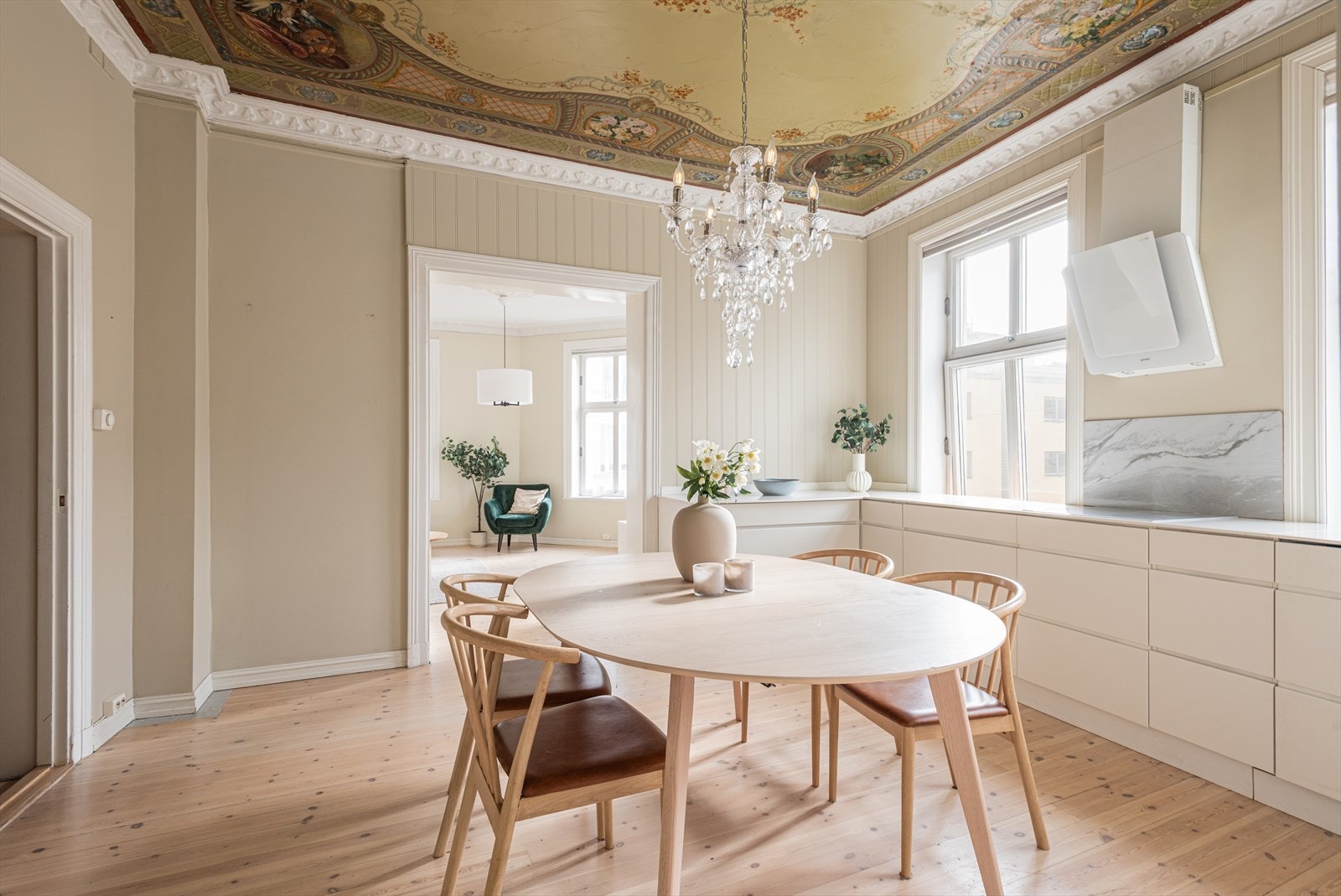 En lys og gjennomgående selveier med helt spesiell atmosfære Galleribilde