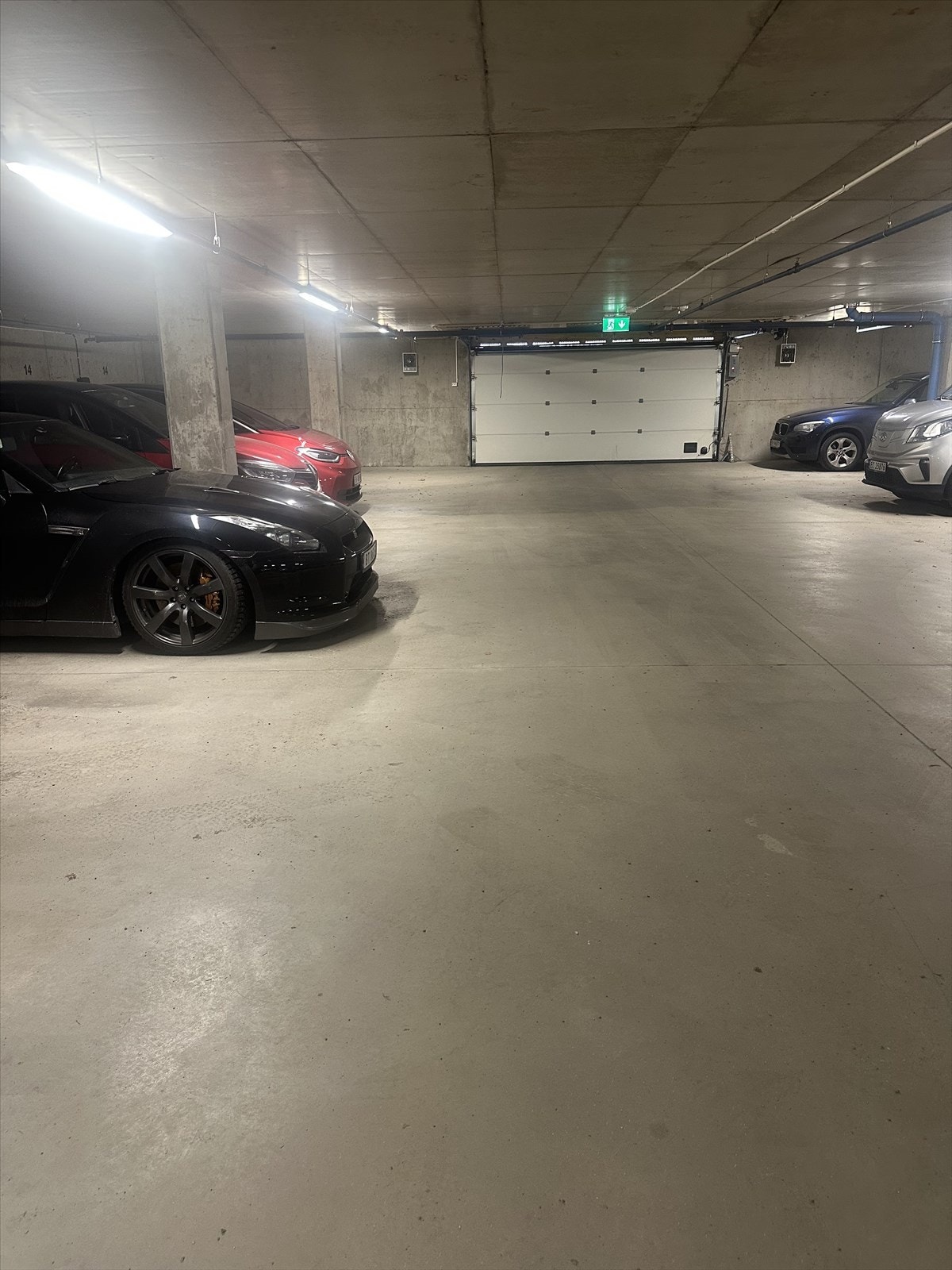 Privat foto- garasjeplass. Galleribilde