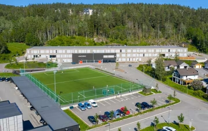 Play Area/School Galleribilde