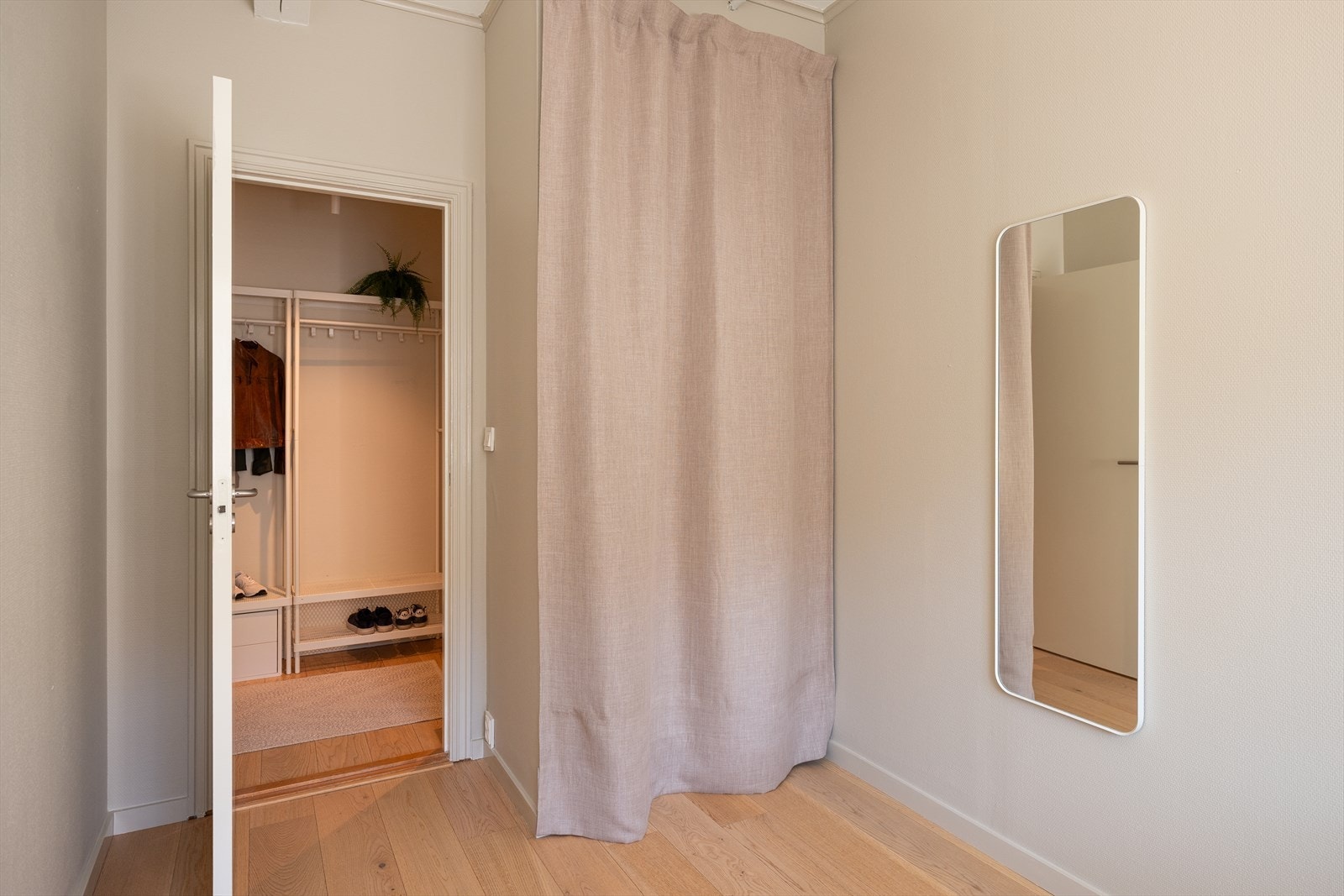 Leiligheten har egen bod på loftet på 9m² for ekstra oppbevaring. Galleribilde