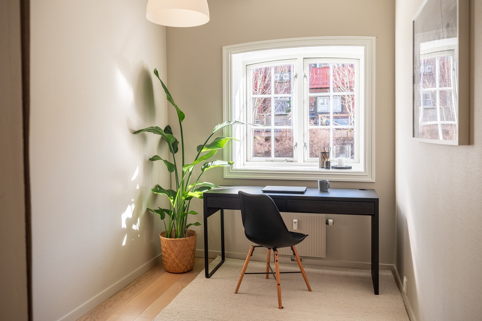 Det ekstra soverommet egner seg godt til utleie, kontor eller gjesterom. Galleribilde