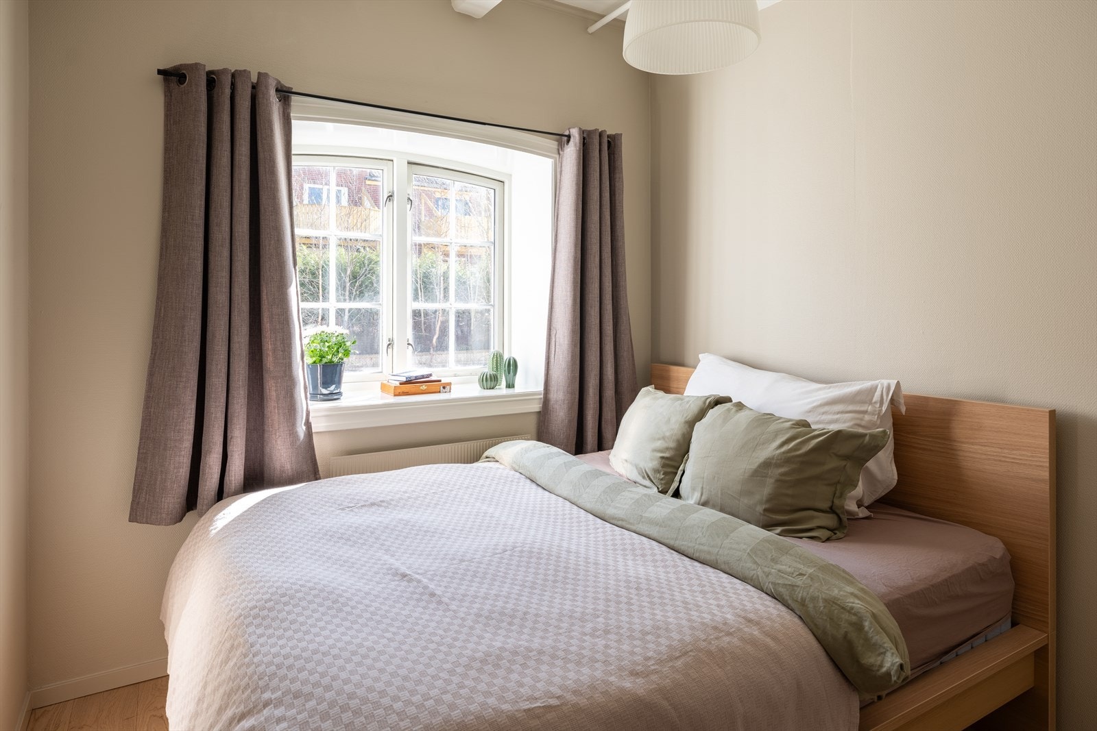 Det andre soverommet er på 9,5 m² og har plass til ønsket seng og tilhørende møblement. Galleribilde