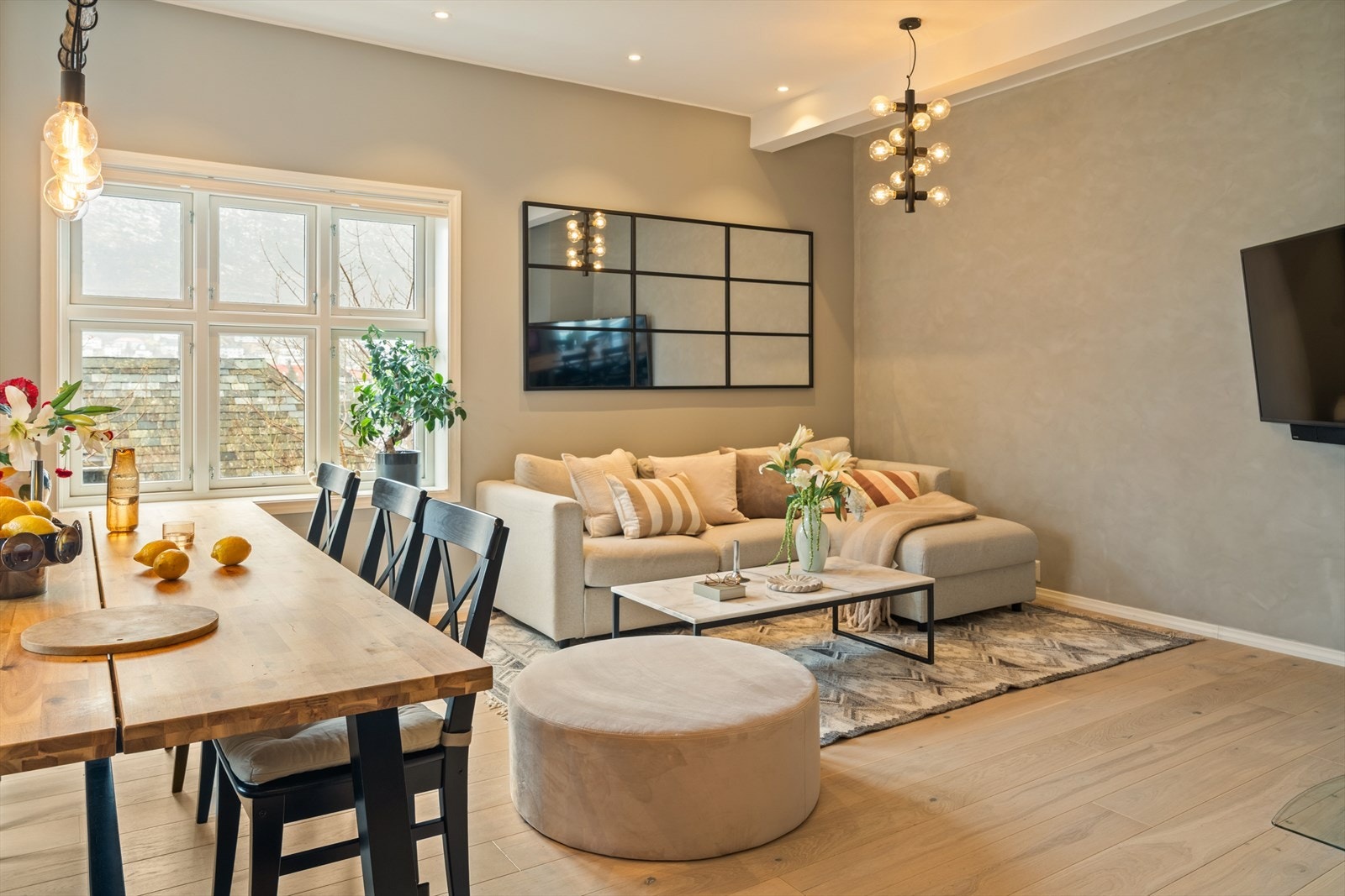 Man har god plass og kan innrede med spisegruppe av ønsket størrelse. Galleribilde