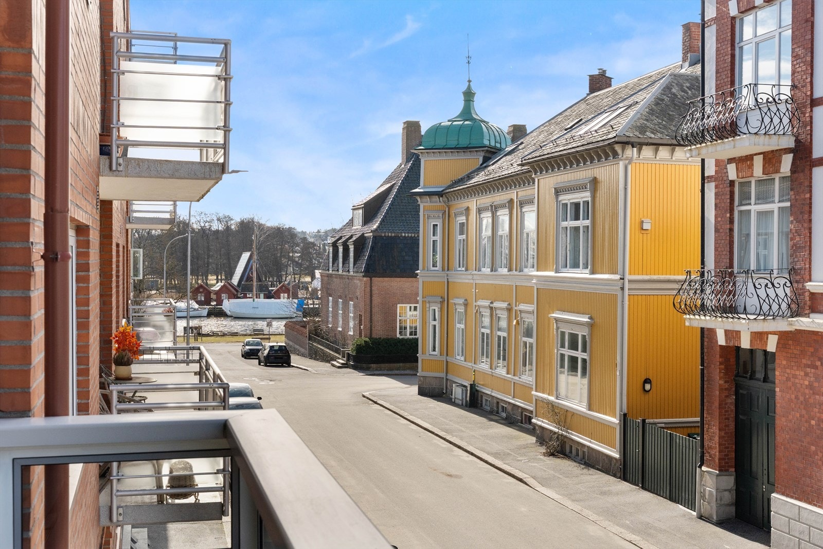 Dette er et område med helt unik karakter - kjent for sin klassiske arkitektur, bynære beliggenhet og en atmosfære mange regner som byens mest sjarmerende og fornemme. Galleribilde