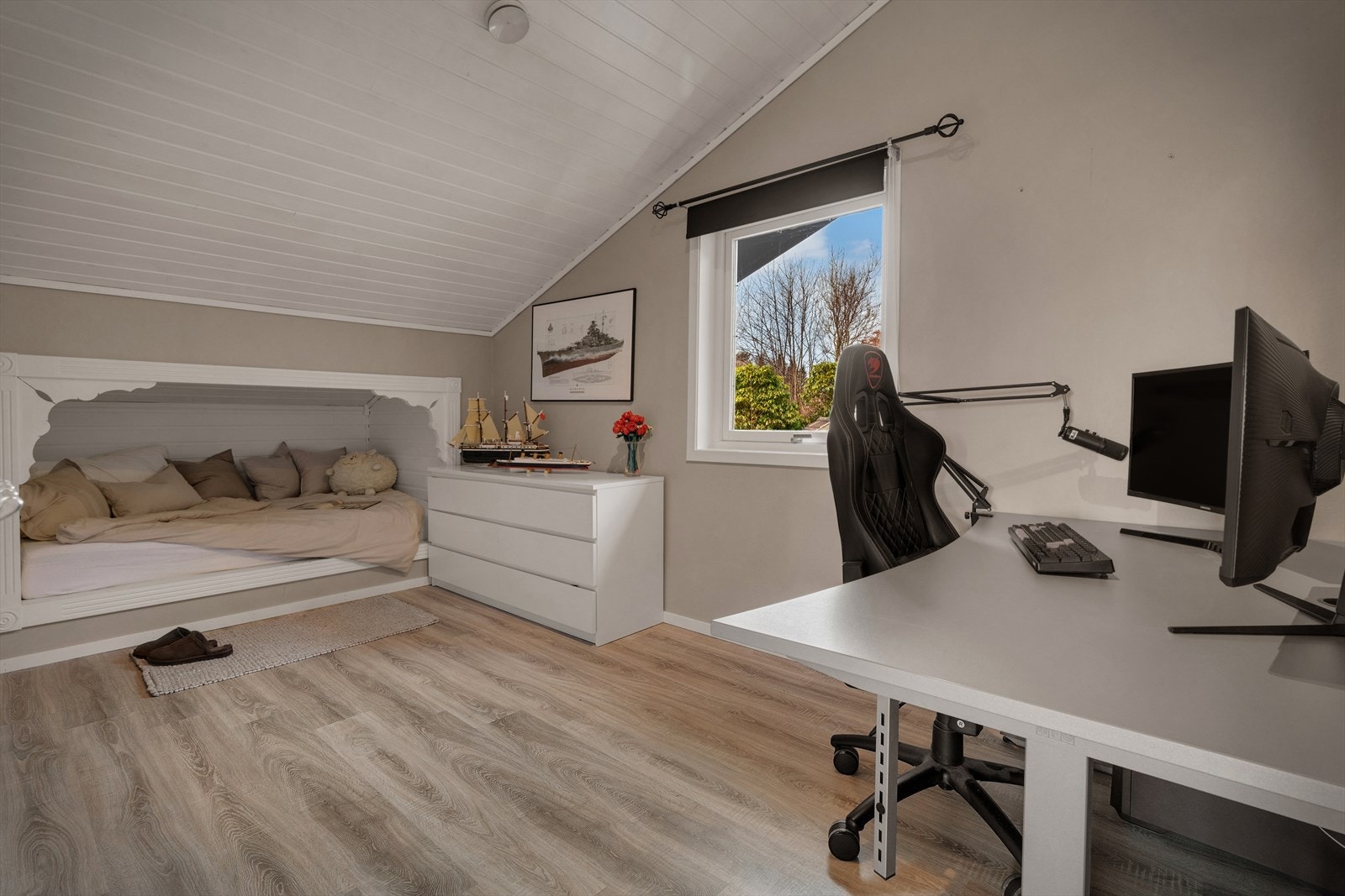 Etasjens siste soverom. Galleribilde