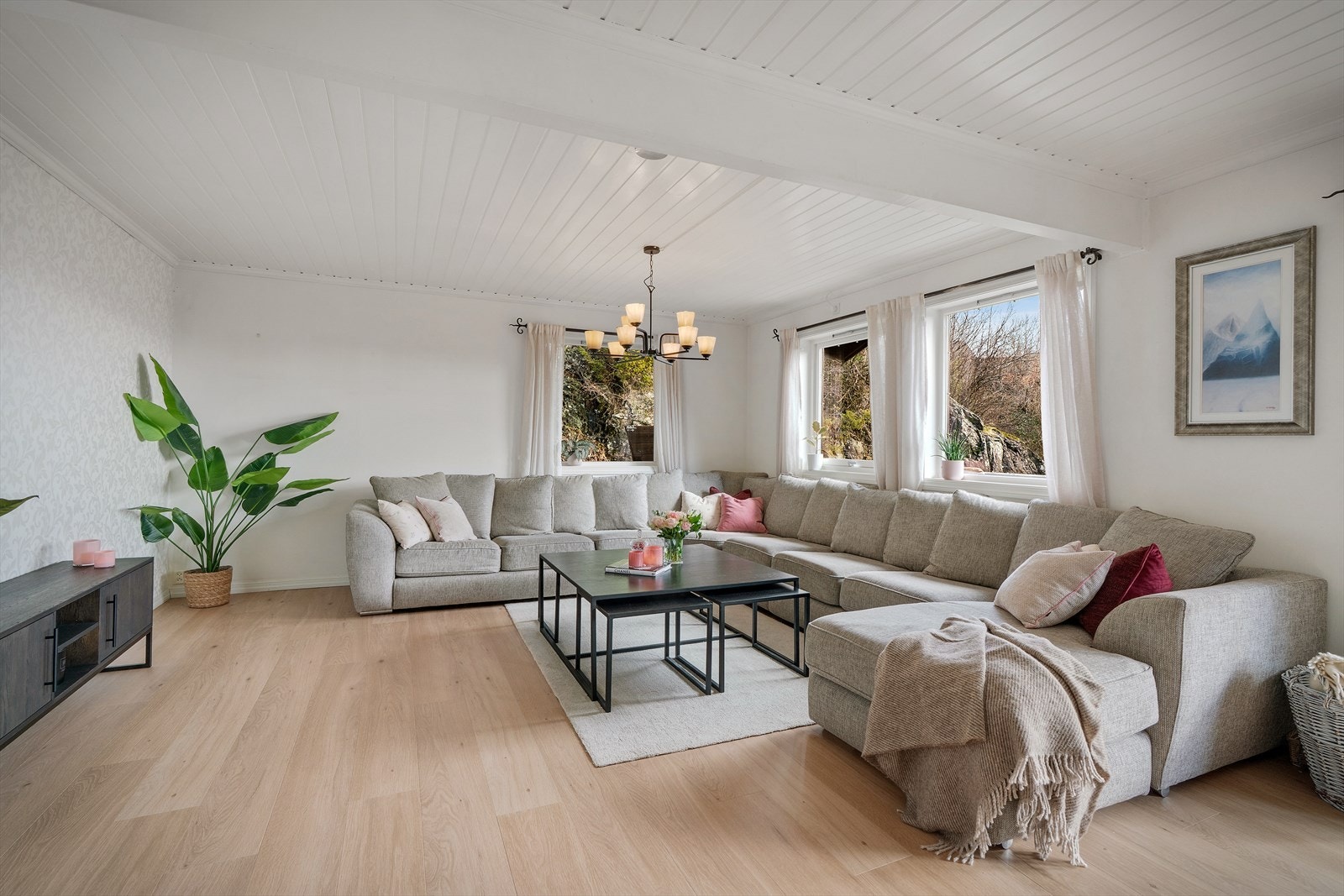 Plass til hele familien i sofakroken. Galleribilde