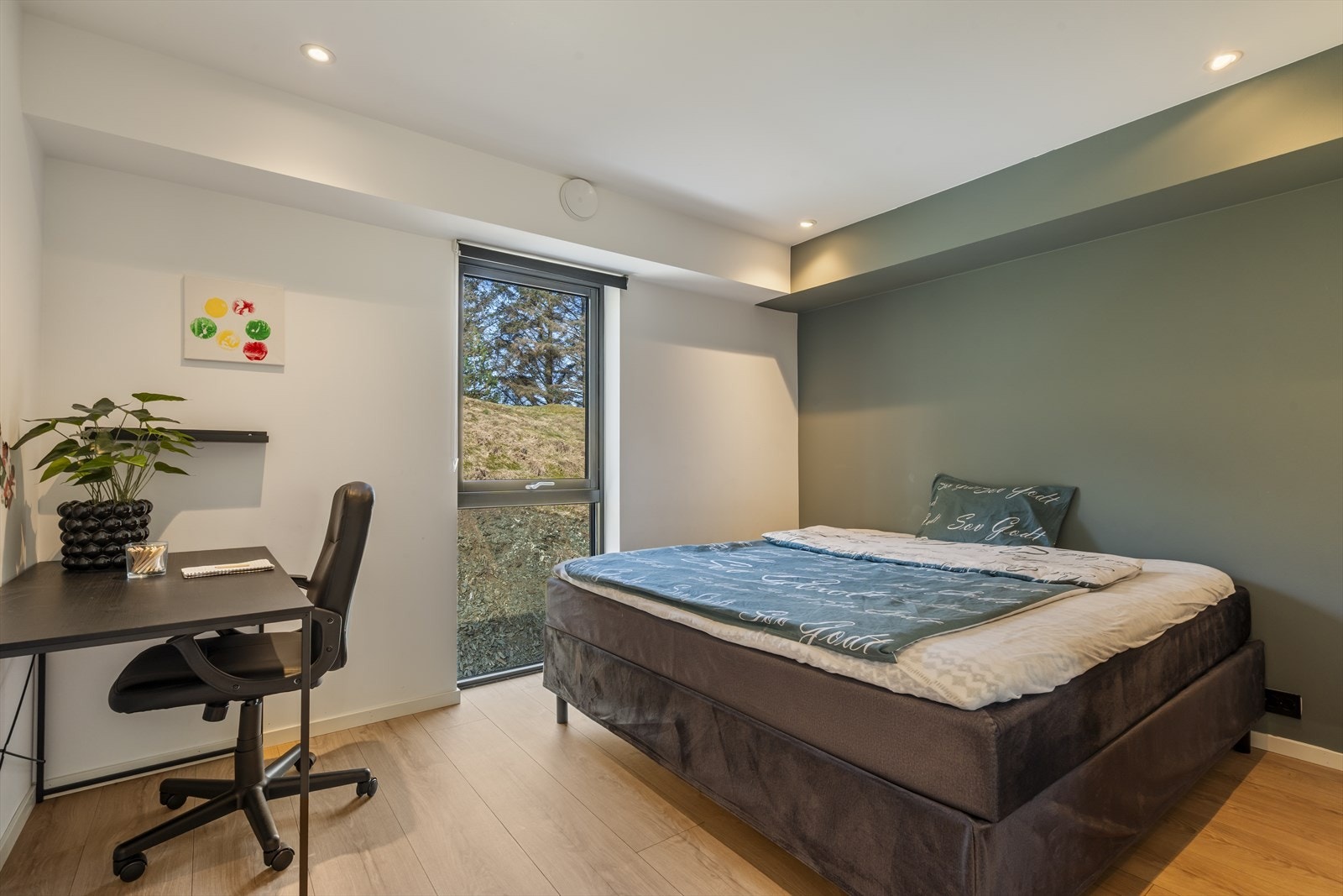 I 2. etasje finner du totalt tre soverom av god størrelse Galleribilde