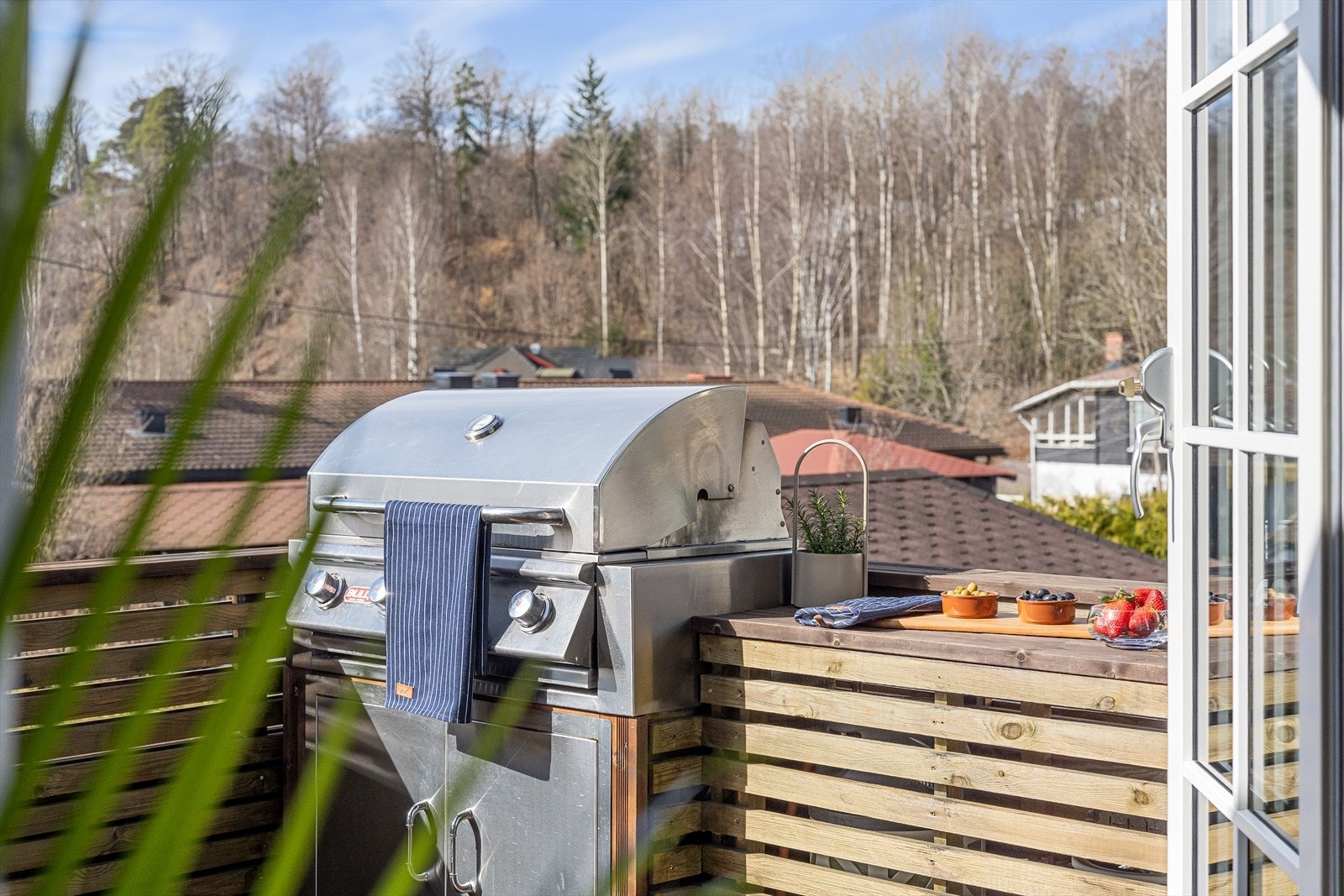 En perfekt plass for utekjøkken og lange sommerkvelder. Galleribilde