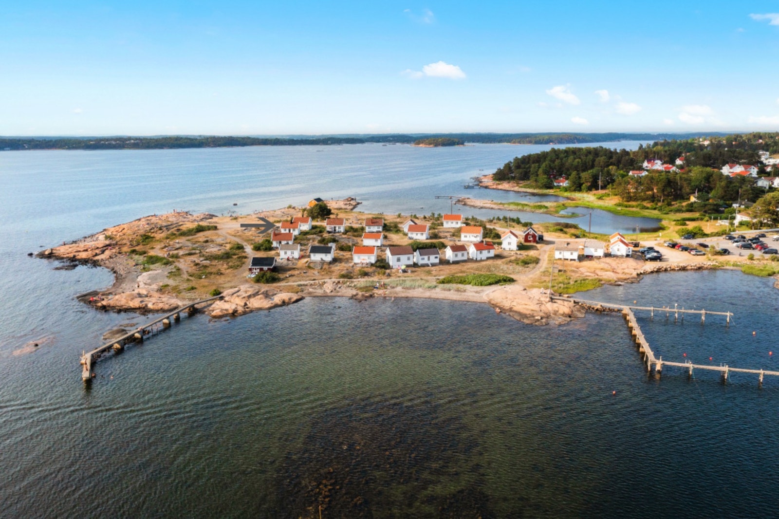 Sjøbod med sjelden beliggenhet helt ytterst på Saltholmen Galleribilde