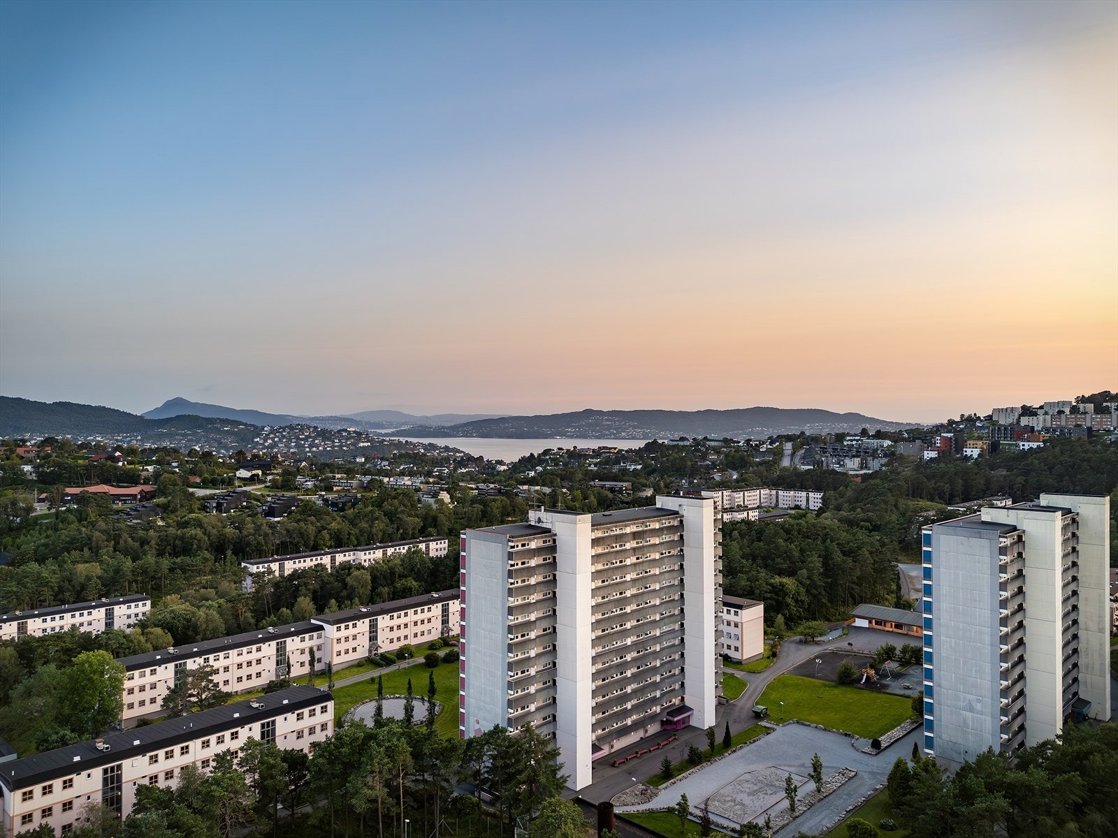 - Prestestien Borettslag består av totalt 655 leiligheter, fordelt på tre høyblokker og 14 lavblokker - Galleribilde