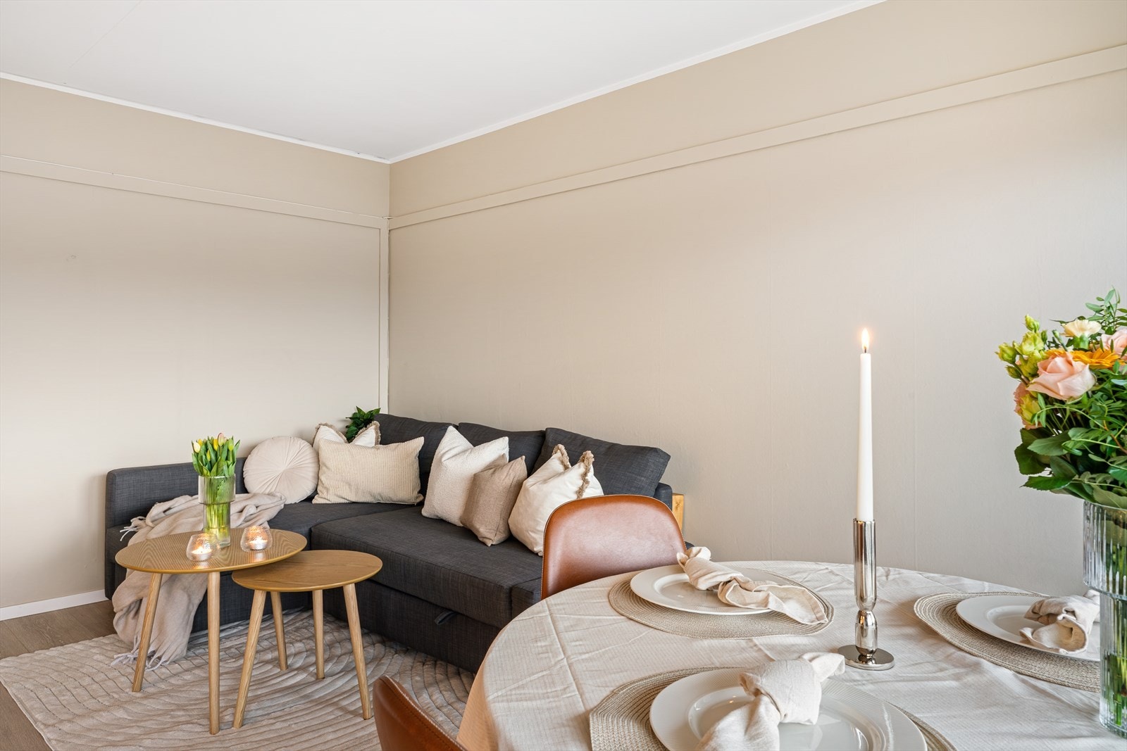 - Felleskostnadene ligger i dag på kr. 6 168,- og har mye inkludert, blant annet grunnpakke TV/internett, varmtvann og sentralvarme - Galleribilde