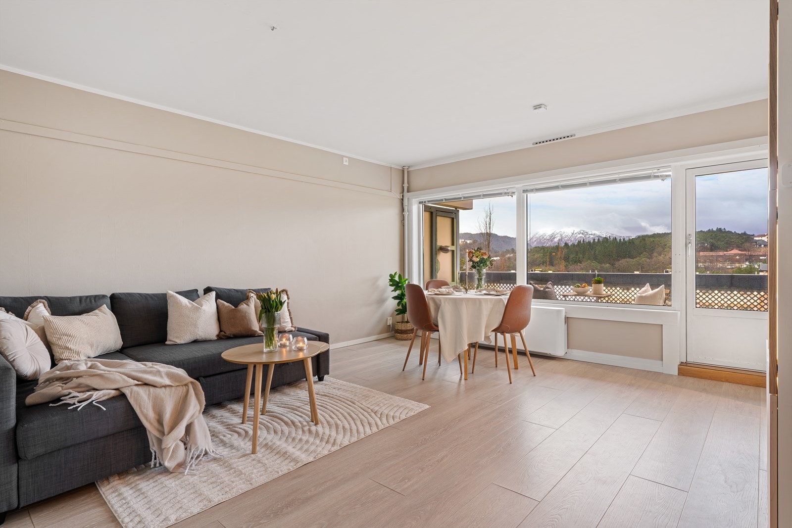 - Nordvik Bolig v/Nirujan K Nathan har gleden av å presentere Myrdalskogen 22. Foto: Inge Jørpeland - Galleribilde