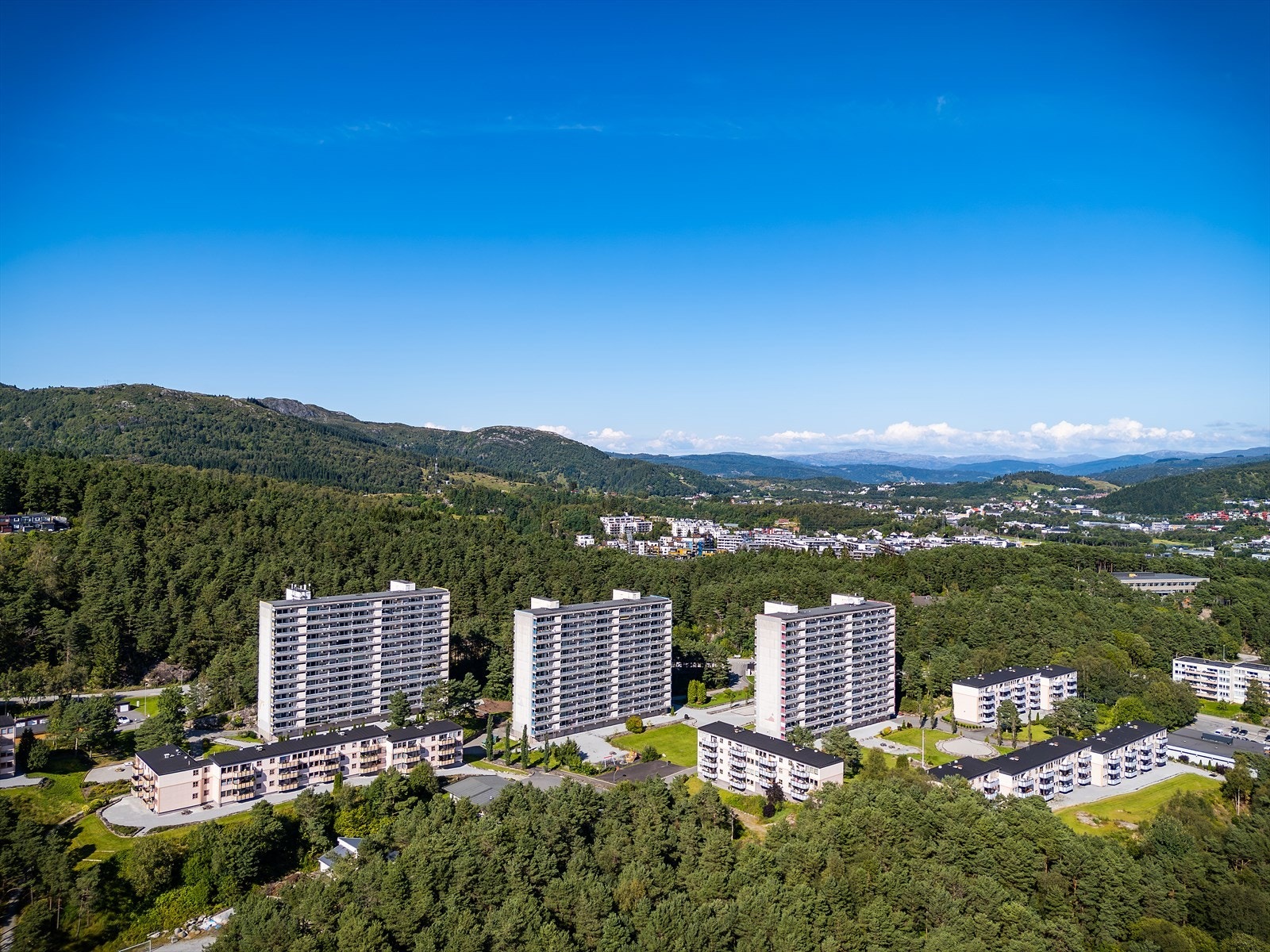 - I tillegg har borettslaget en kontorbygning, og et utleielokale med kapasitet til 30 personer - Galleribilde