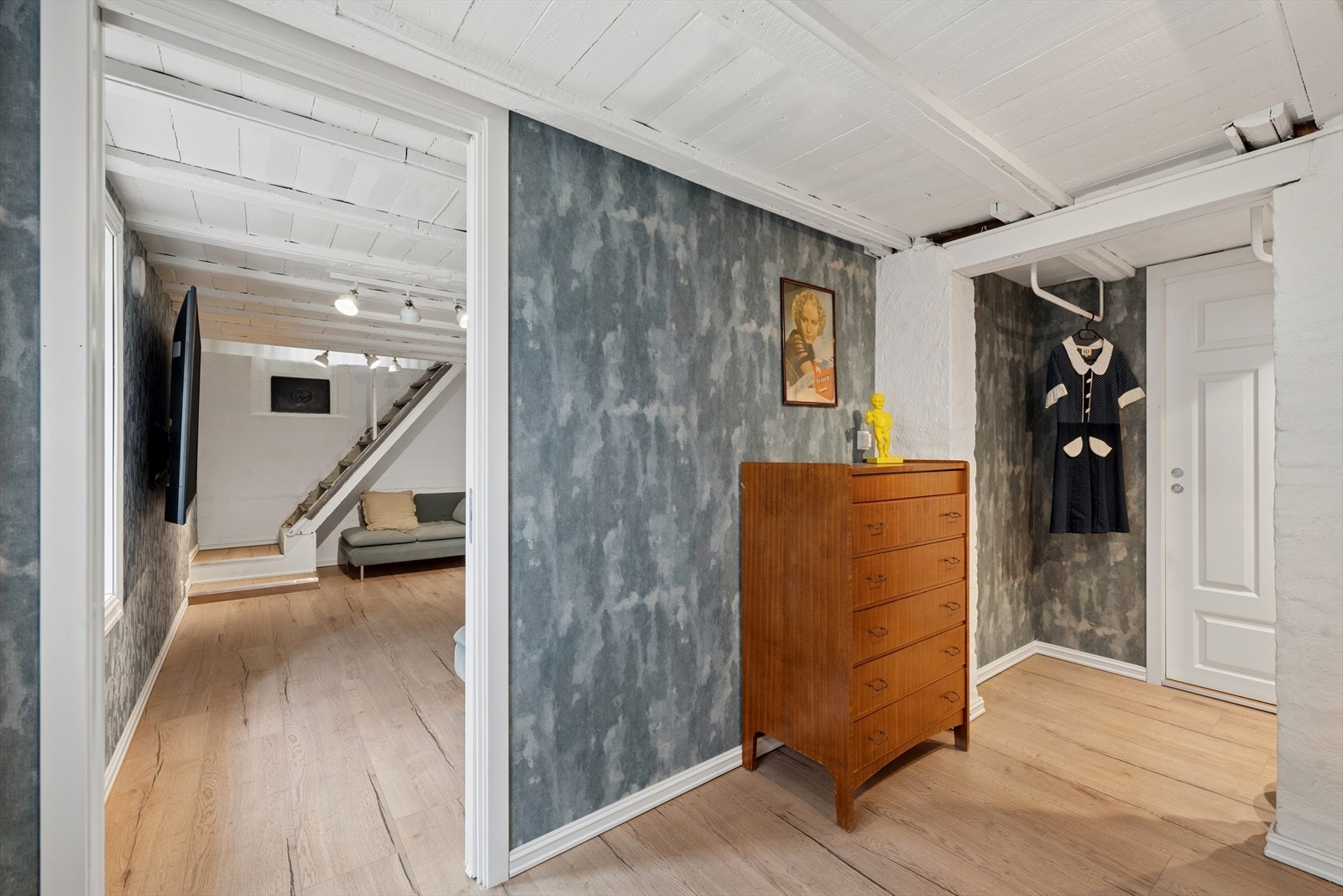 Soverom og kjellerstue. Galleribilde