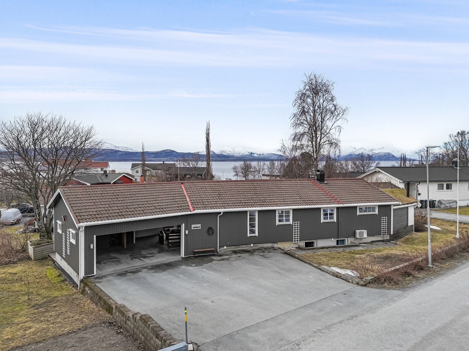 DNB Eiendom v/Georg R. Paulsen ønsker velkommen til Lauvåsveien 36! Galleribilde