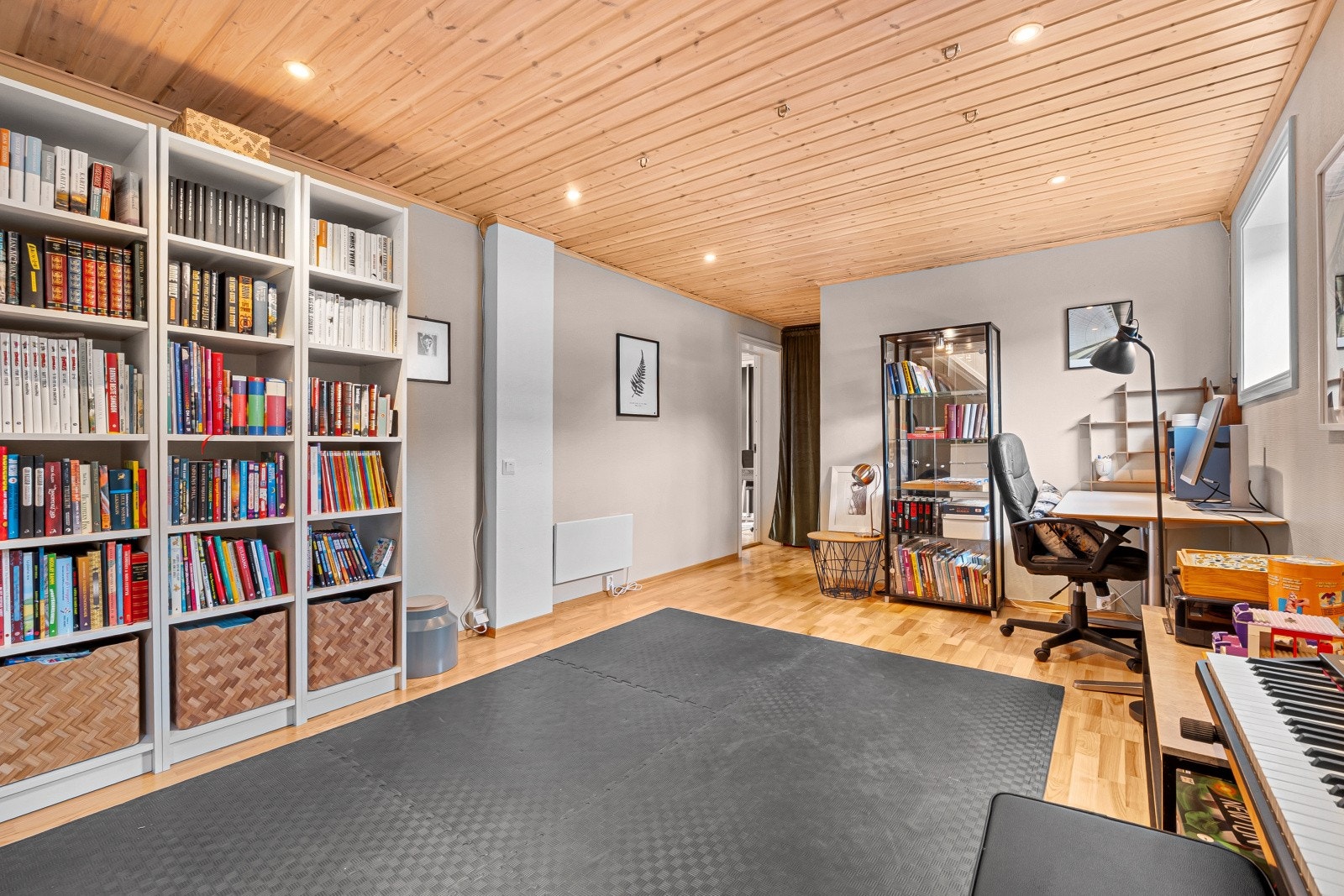 Et stort og anvendelig rom som gir familien ekstra spillerom i hverdagen. Galleribilde