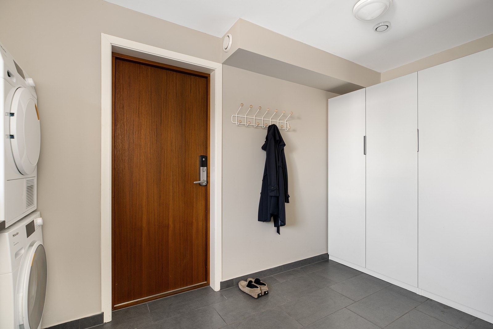 Rikelig med plass til oppbevaring Galleribilde