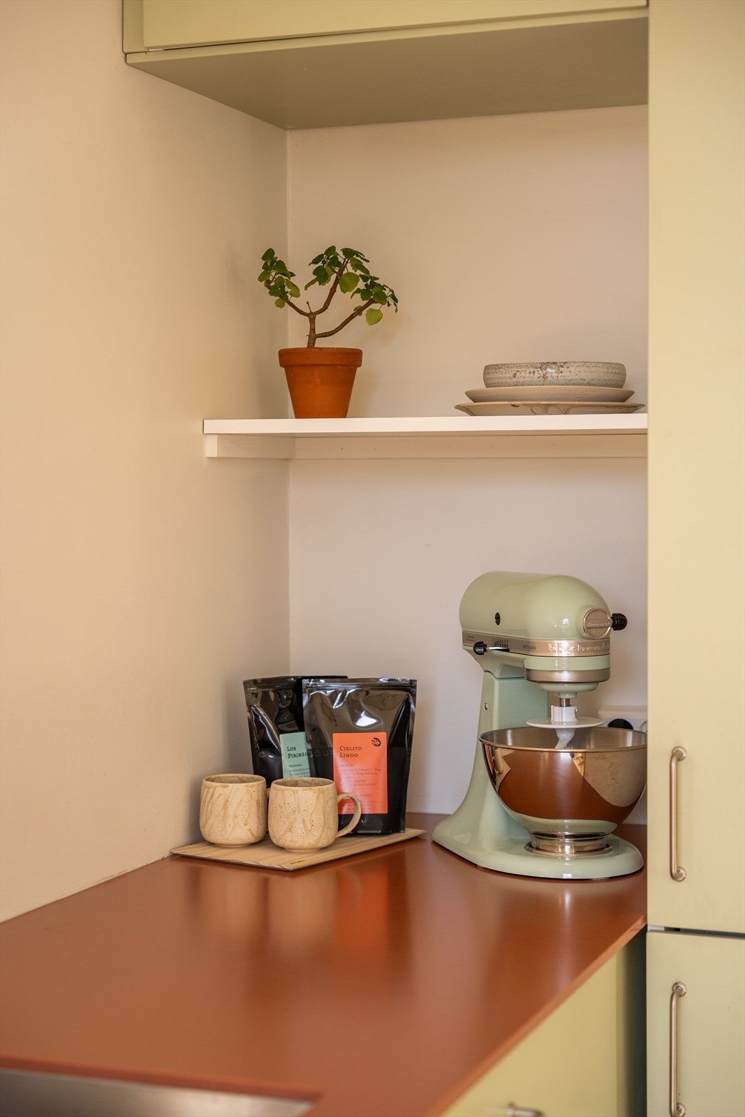 Benkeplaten fra Silestone gir en slitesterk og stilren arbeidsflate. Galleribilde