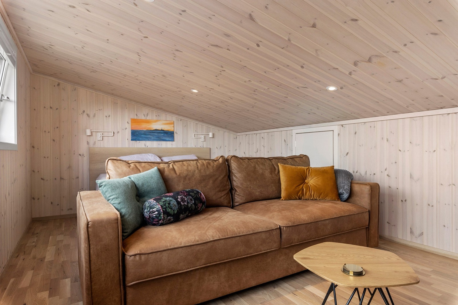Boligen har i tillegg en koselig hems/loftstue. Galleribilde