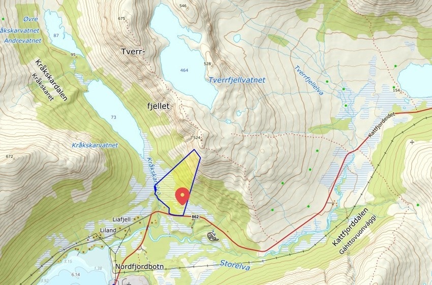 Svært fin beliggenhet like ved Tverrfjellet i Kattfjord.