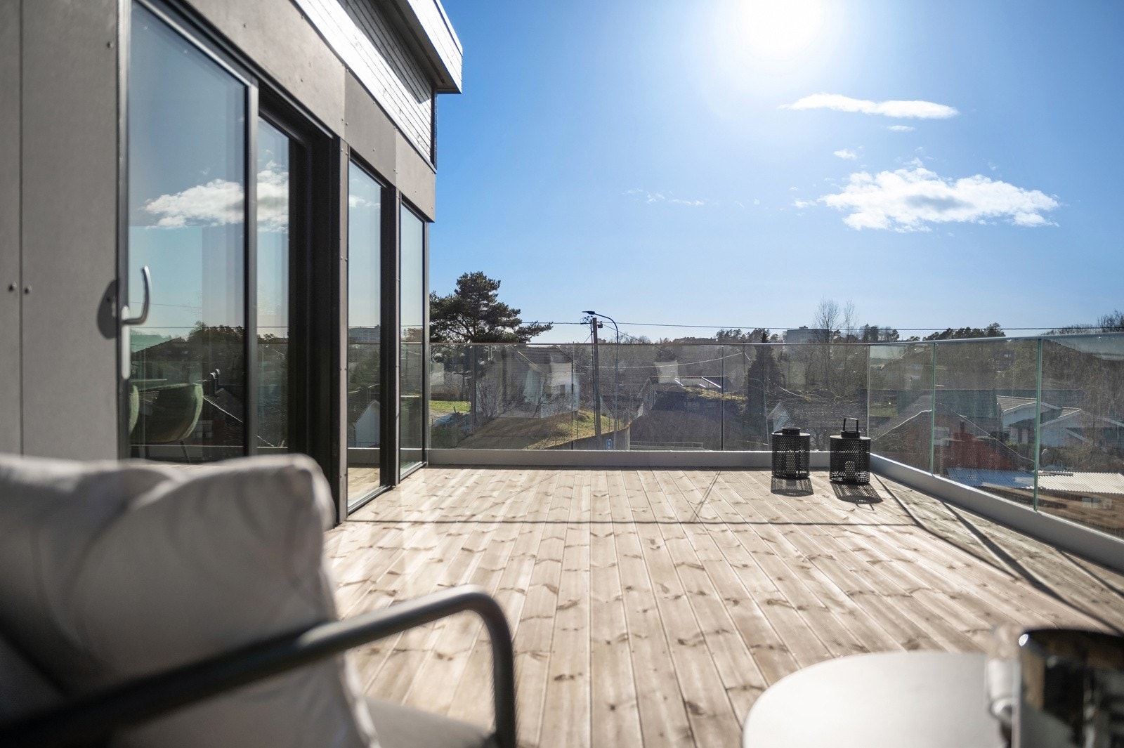 Veranda på hele 25 kvm med svært gode solforhold. Galleribilde