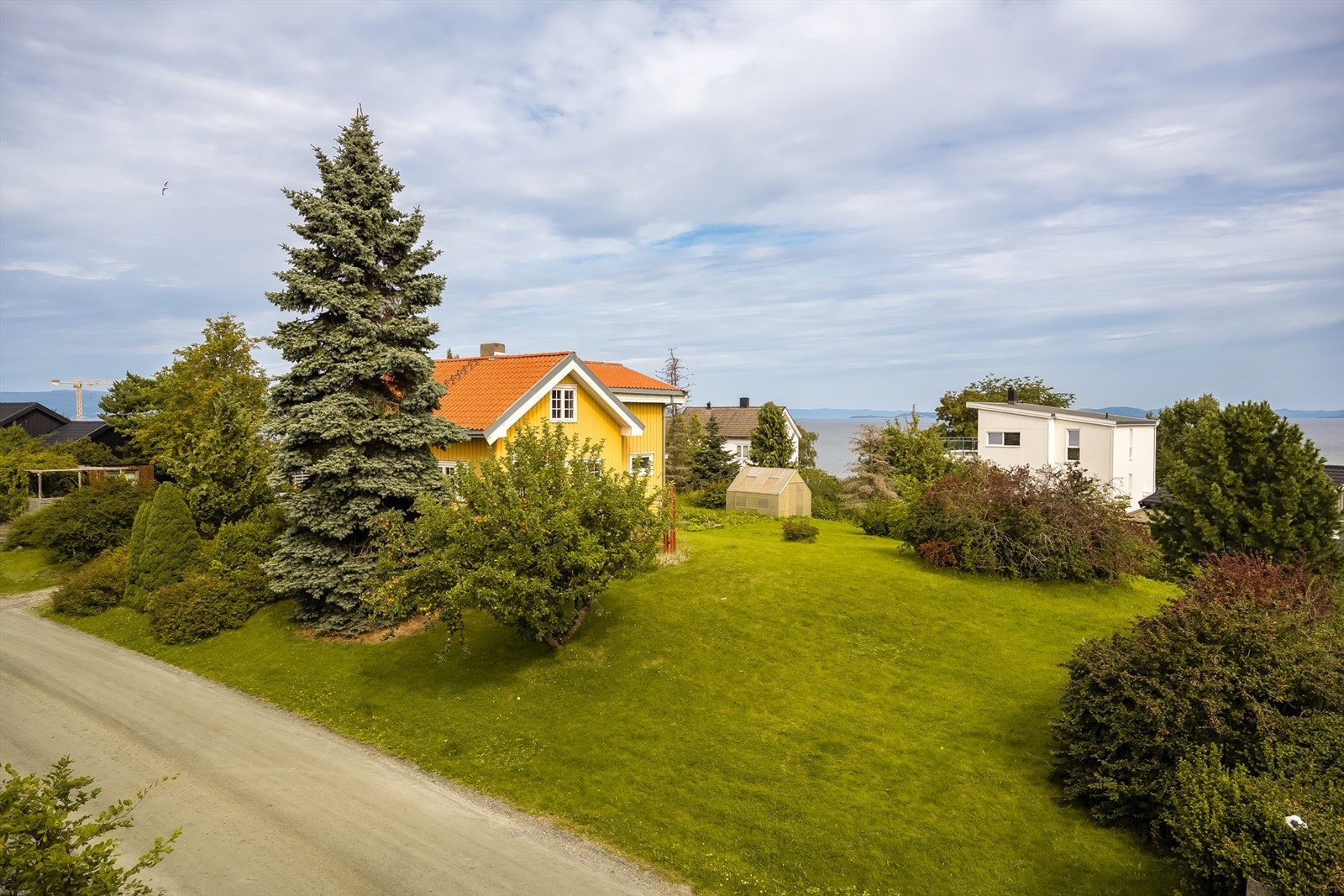 Fra Ranheim har du kort og enkel adkomst til både E6, Omkjøringsveien og Trondheim sentrum. Med Strindheimtunellen bruker du omtrent 10 minutter med bil til Solsiden. Galleribilde