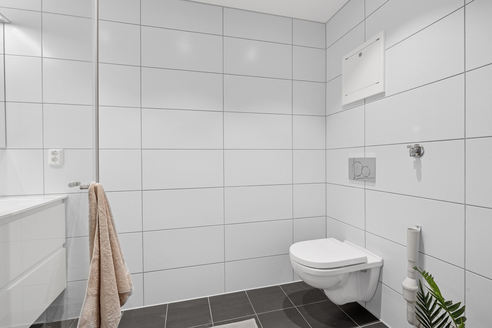 Romslig bad nr 2, som ligger i tilknytning til hovedsoverom. Galleribilde