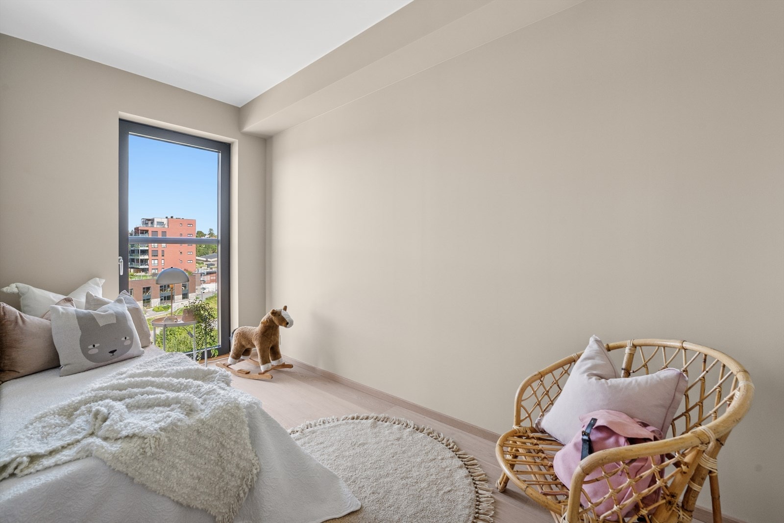 Romslig soverom 2 Galleribilde