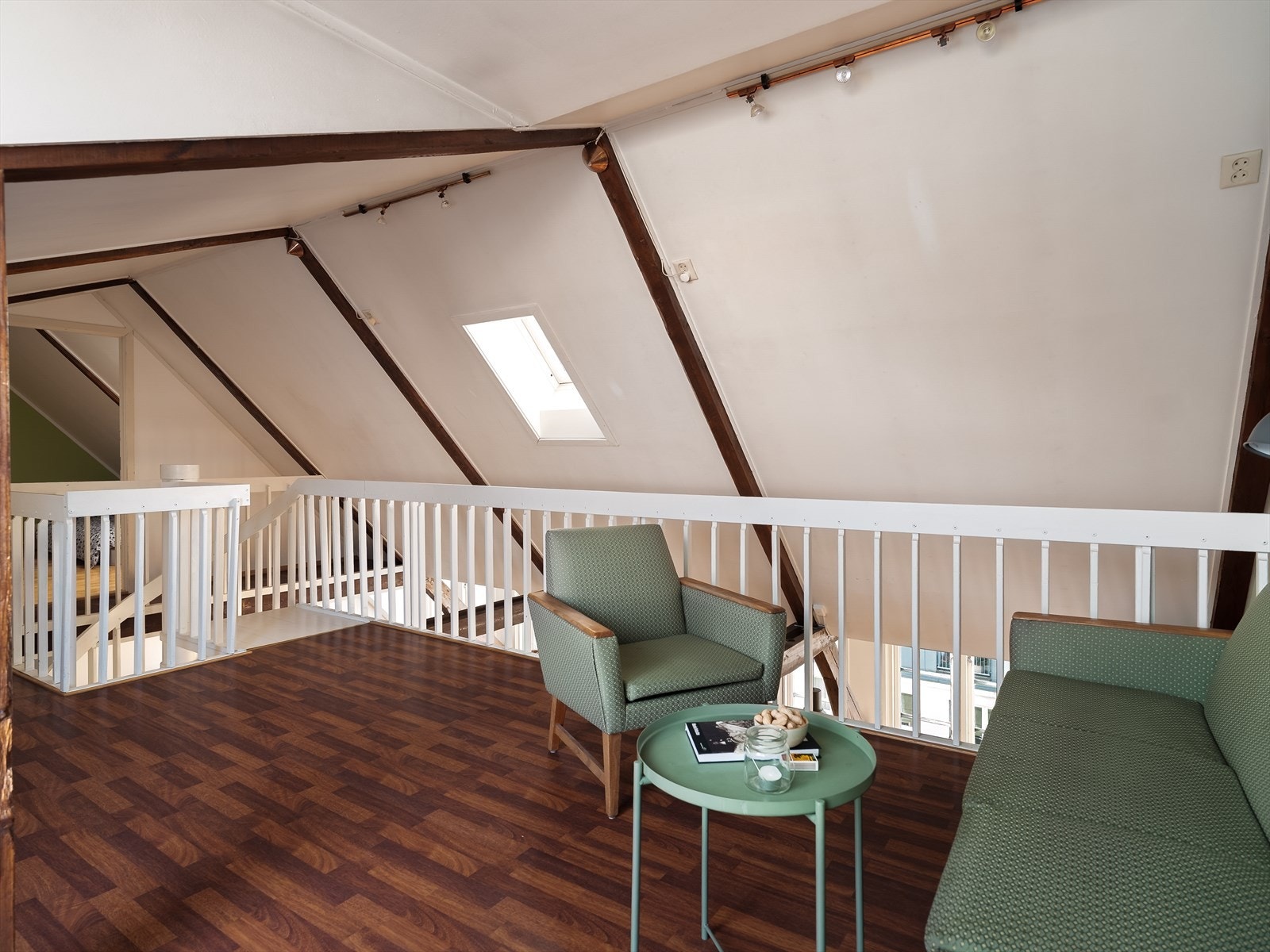 Her kan man etablere en ekstra sosial sone med egen sittegruppe eller hyggelig lesekrok. Galleribilde