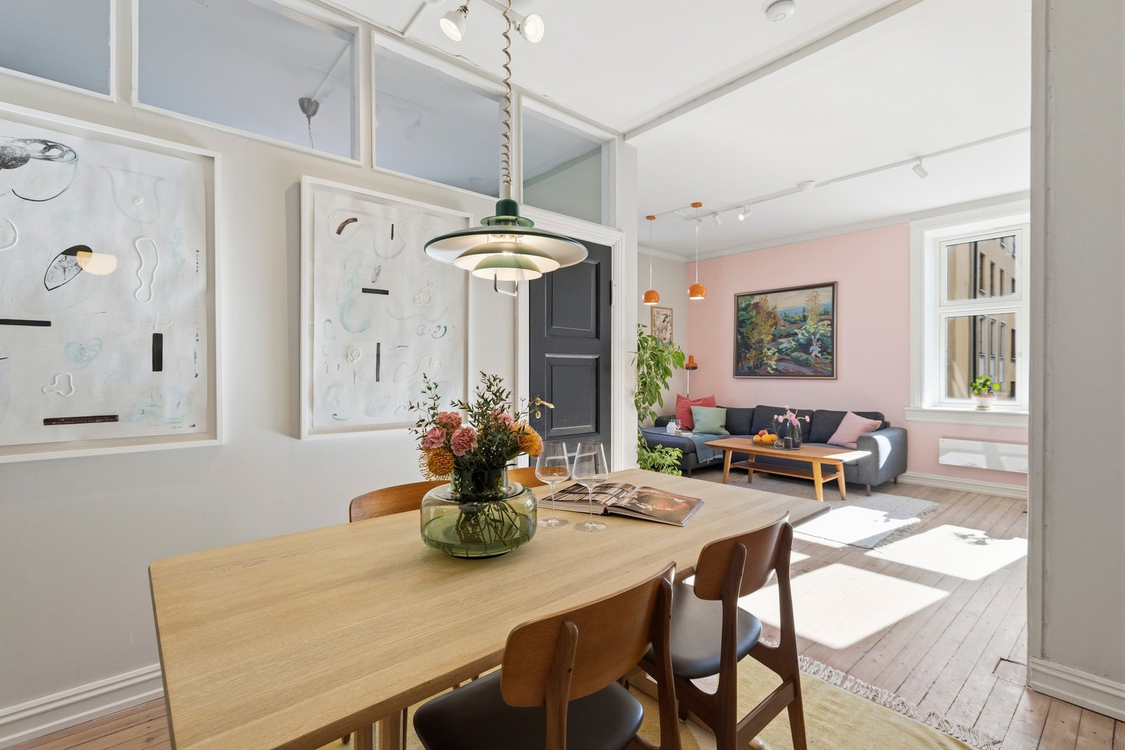 Romslig hjørnestue Galleribilde