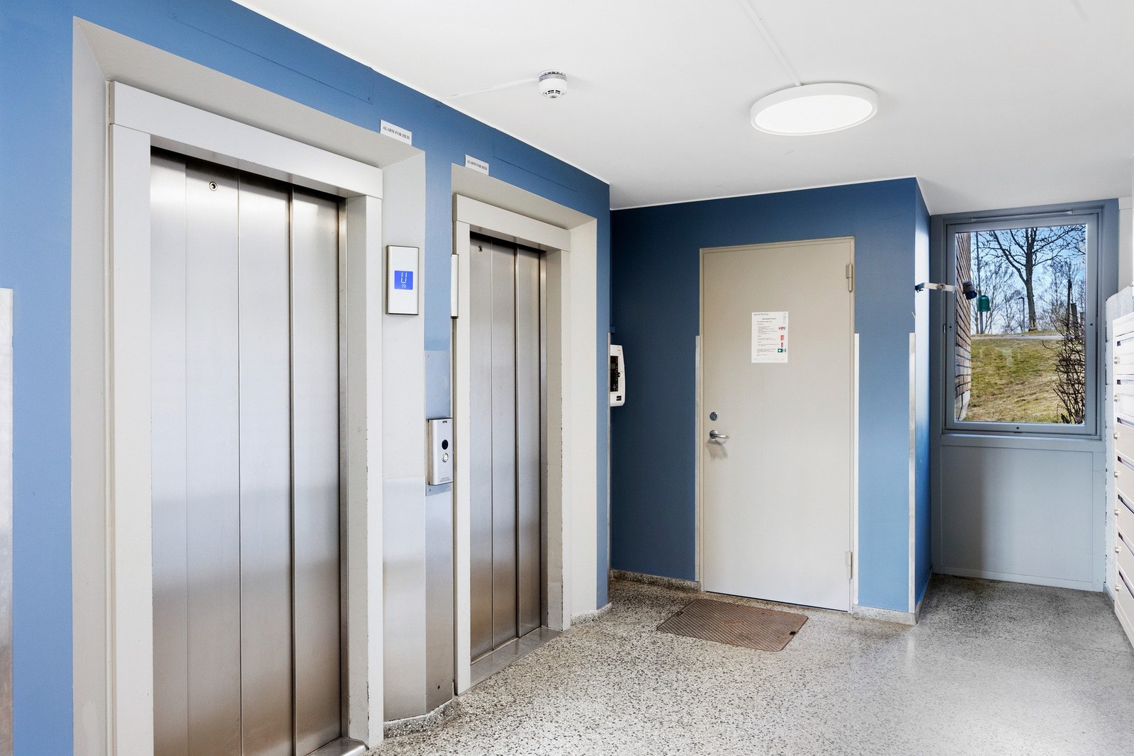 Leiligheten ligger i byggets 3. etasje med heis. Galleribilde