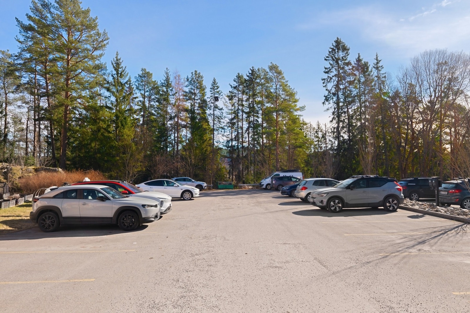 Det er parkeringsplasser etter venteliste i borettslaget Galleribilde