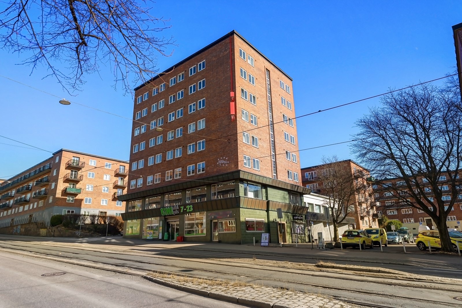 Eiendommen ligger i et attraktivt og sentralt boligområde på Sinsen/Rosenhoff i Oslo. Galleribilde