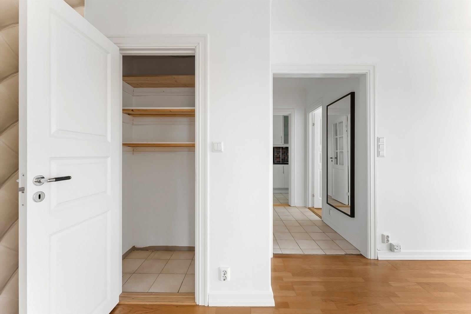 Praktisk innvendig bod i stuen. Galleribilde