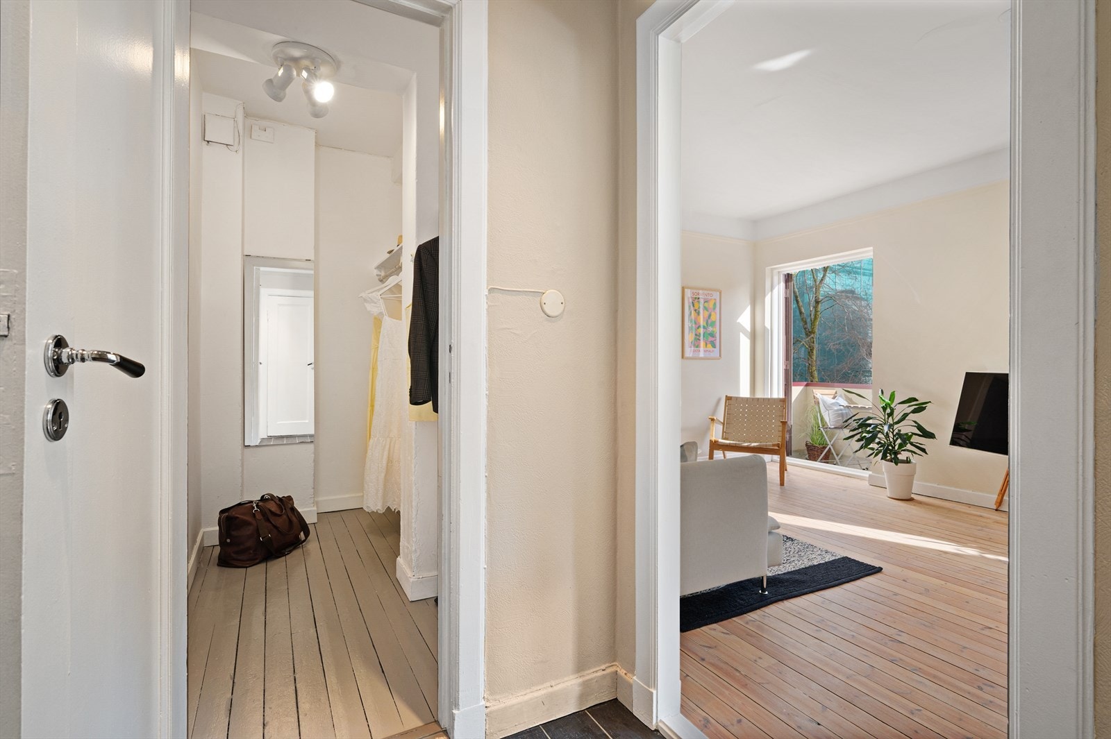 - Intern bod med fleksibel bruk, ideell som garderobe eller oppbevaringsrom - Galleribilde