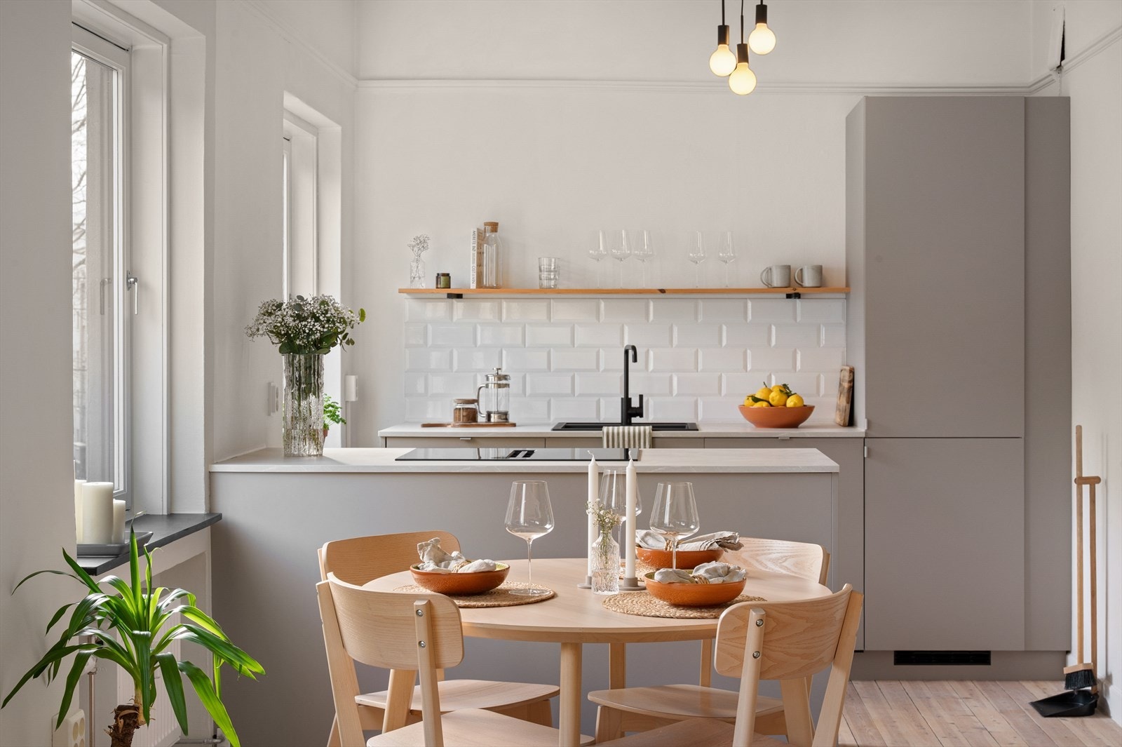 - Velkommen til ditt nye drømmehjem, en lys og luftig leilighet med god planløsning og flott beliggenhet. Foto: Christian Fagerland - Galleribilde